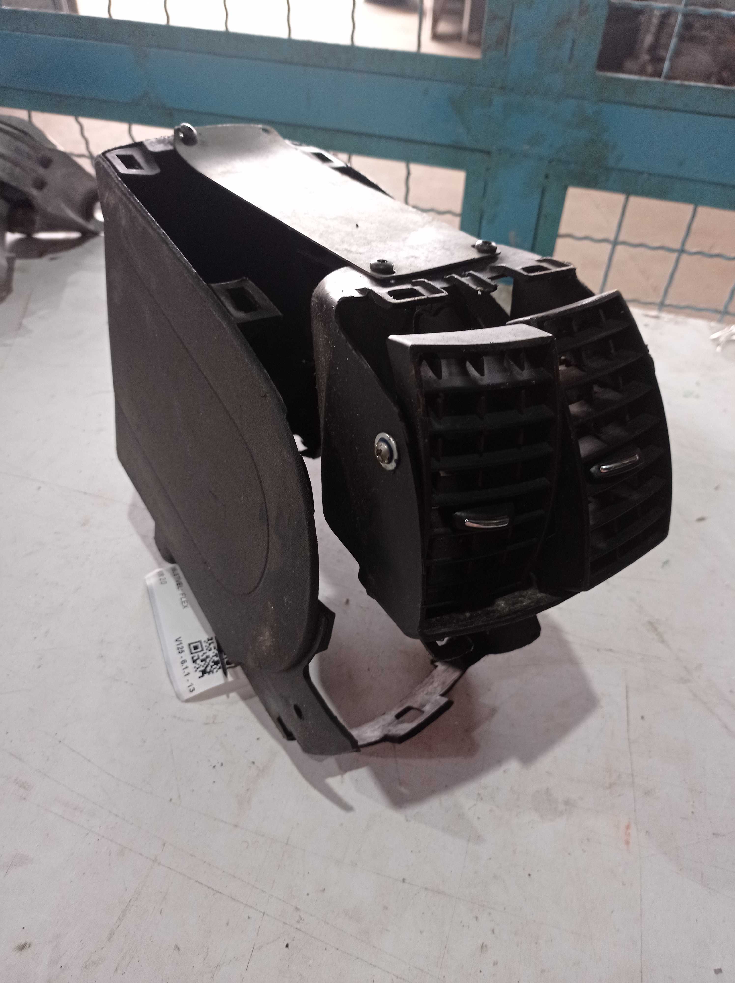 ACABAMENTO DO CONSOLE CENTRAL Citroën C4 2010