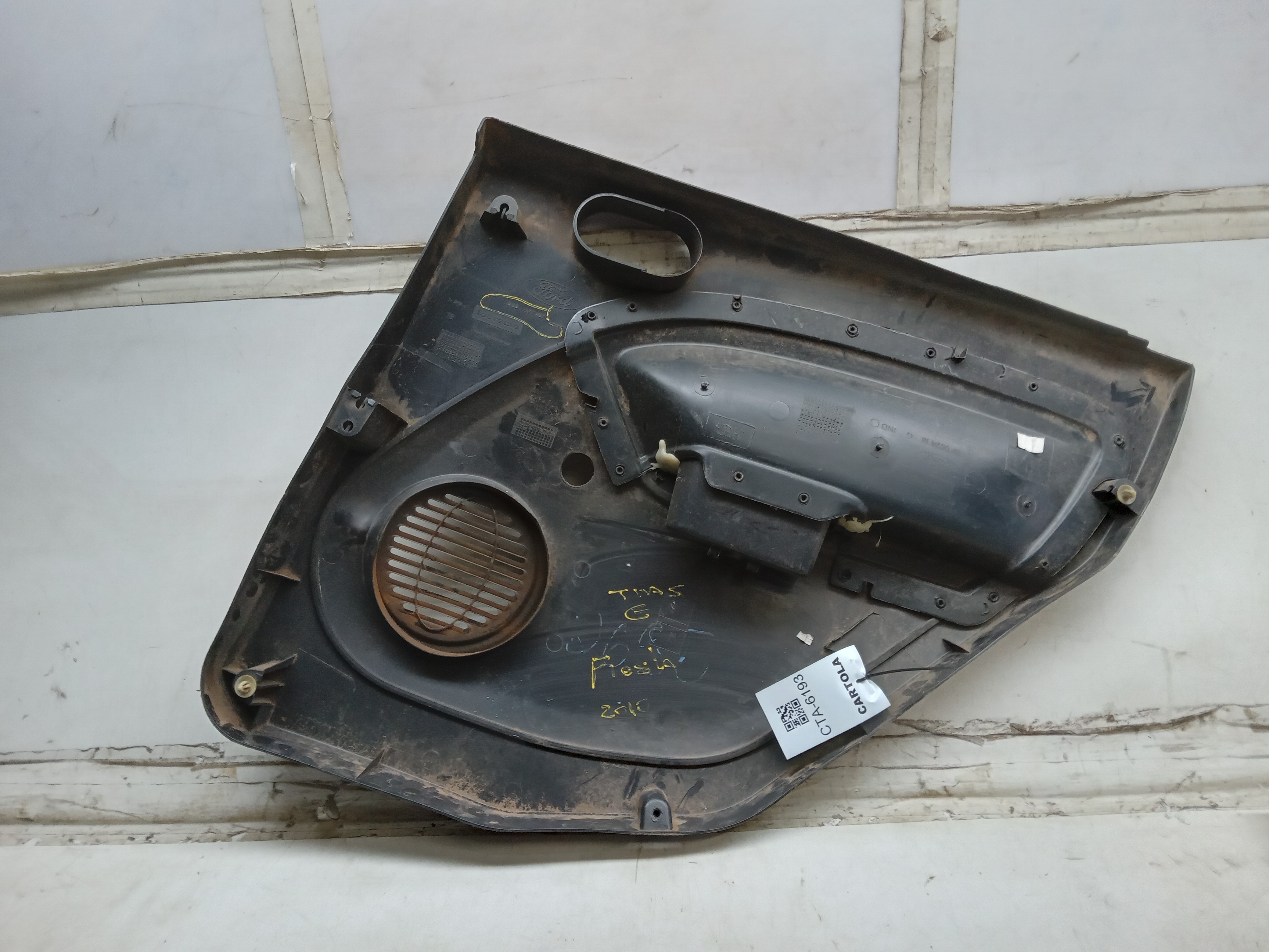 FORRO PORTA TRAS LE FORD FIESTA 2010 2
