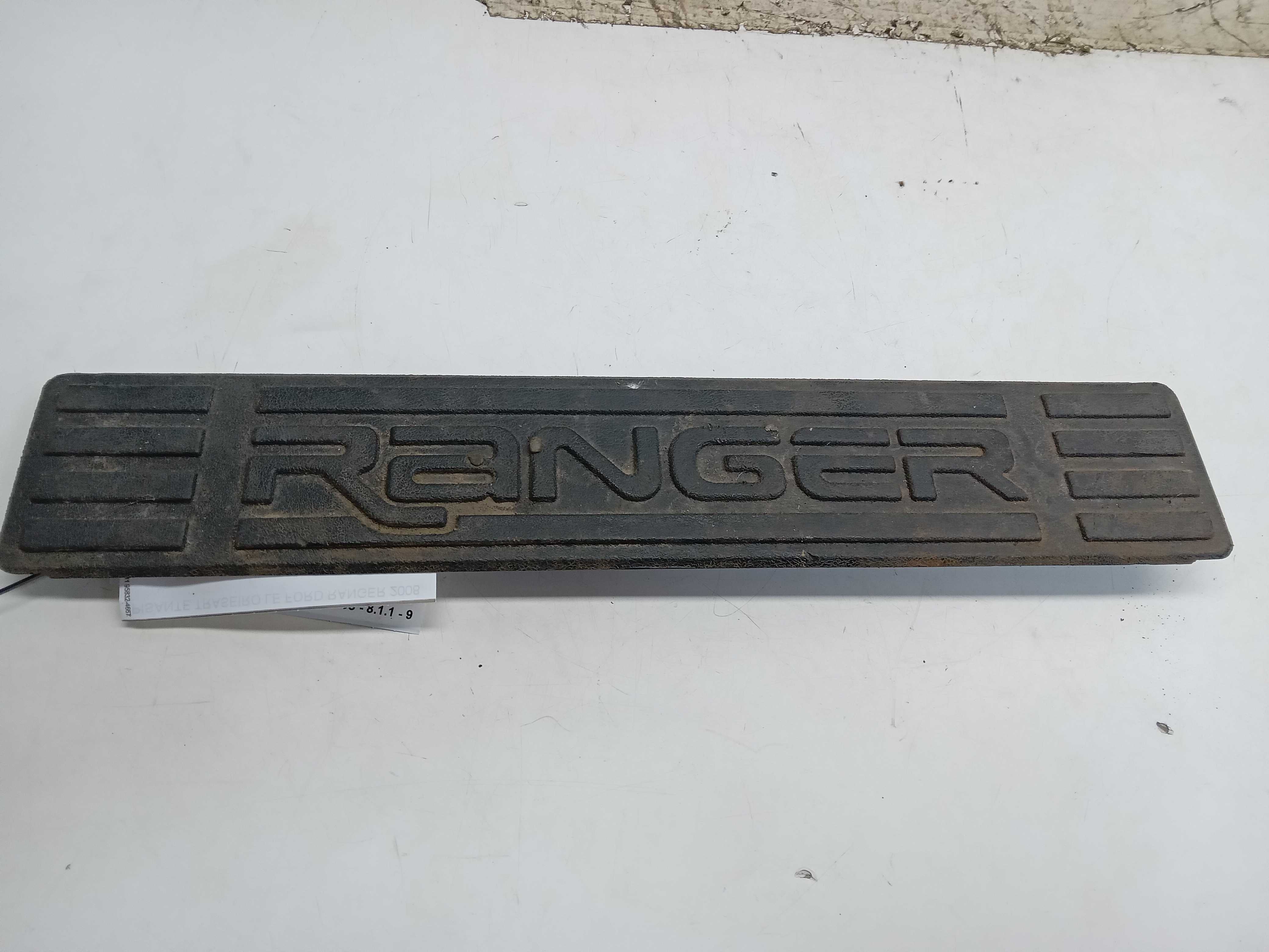 PISANTE TRASEIRO LE FORD RANGER 2008 1
