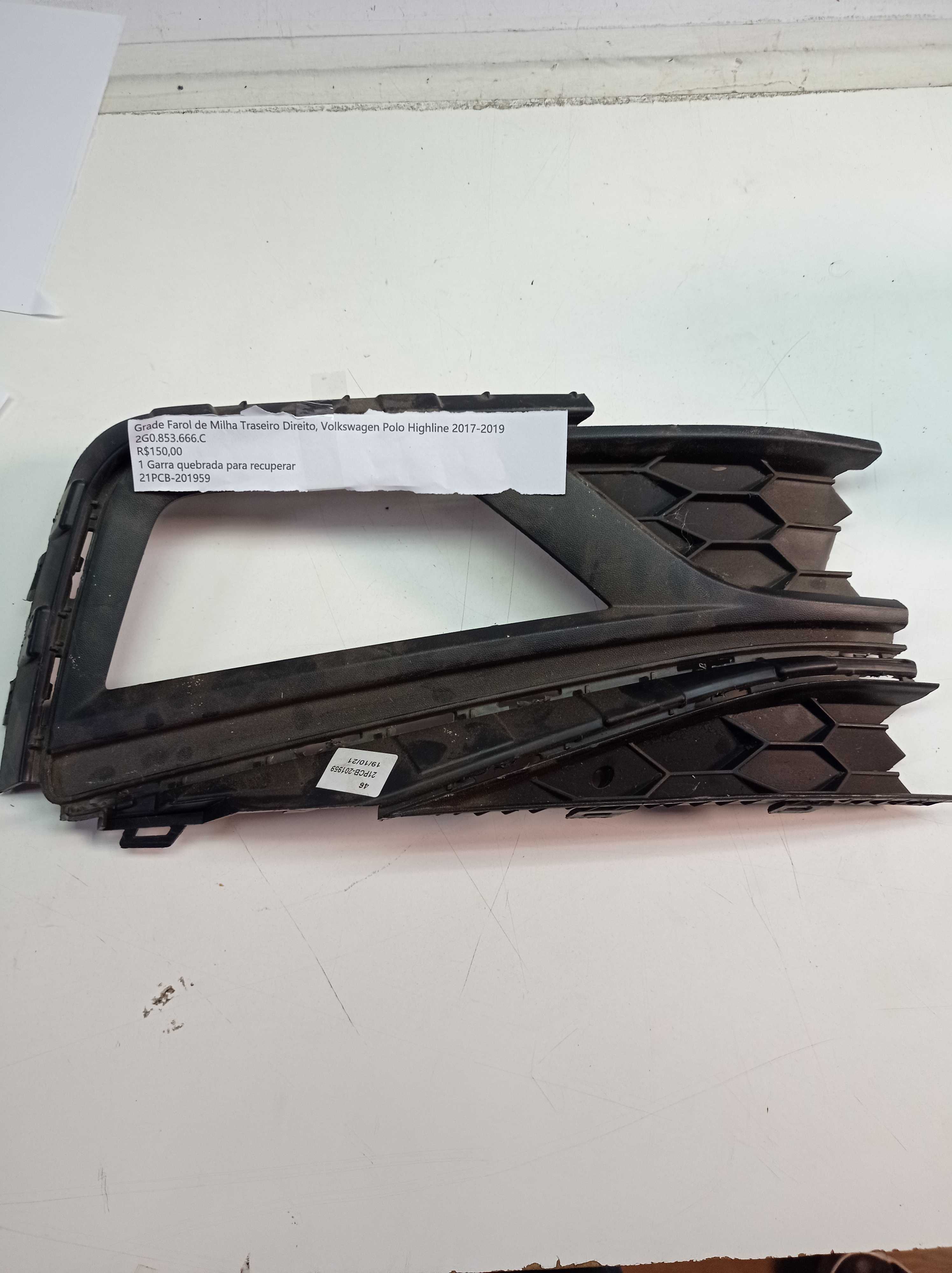 Grade Farol De Milha Traseira Direita Vw Polo 2017 A 2019 1