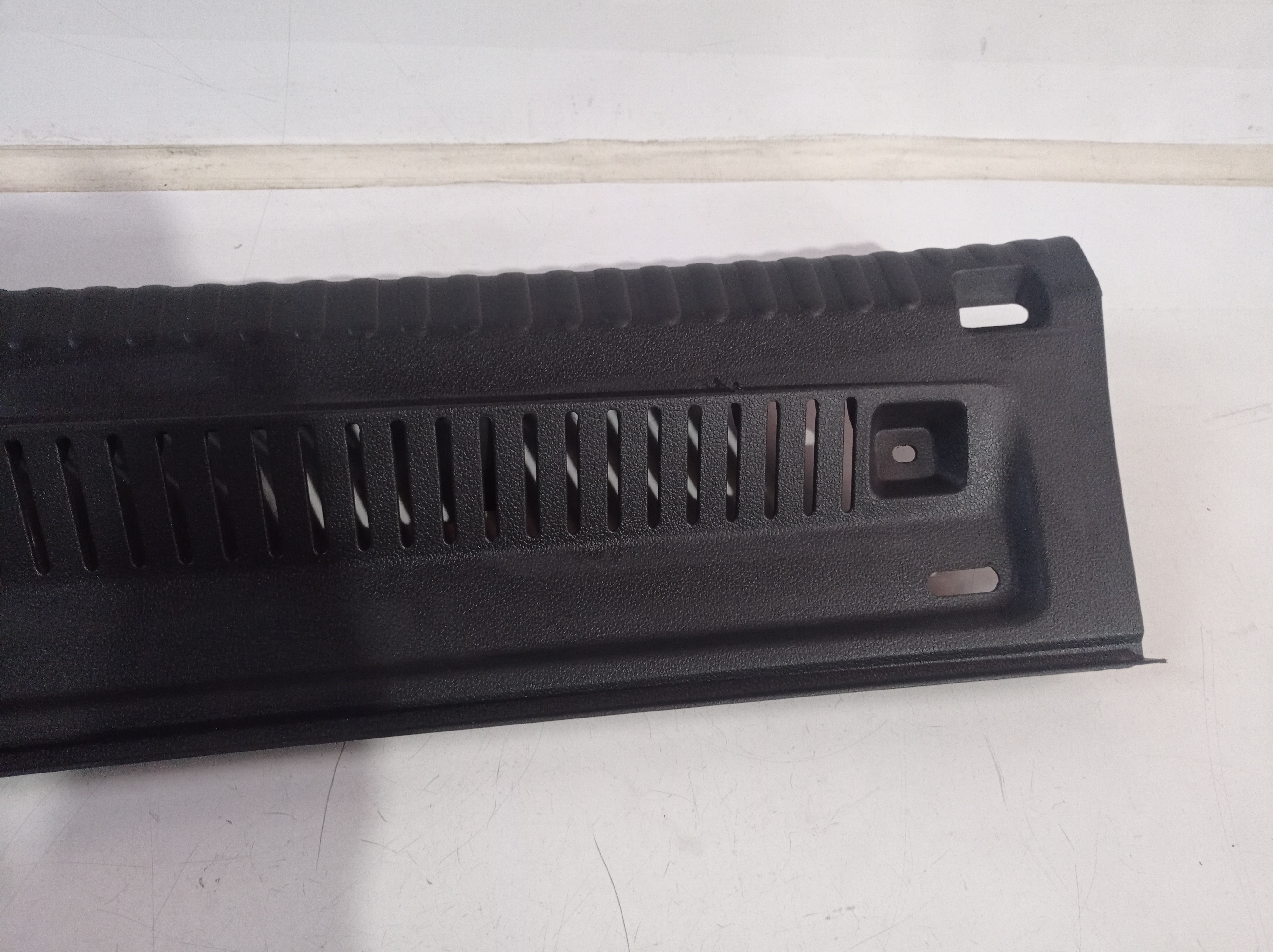 Moldura Soleira Porta Malas Volkswagen Tiguan 2010 A 2013 2