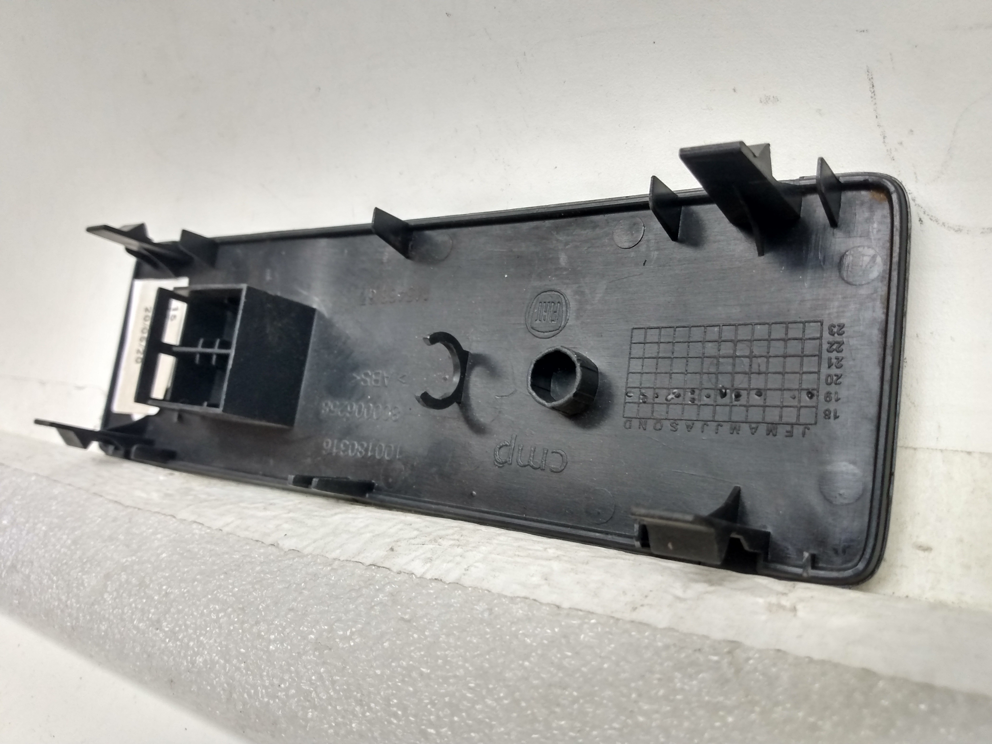 Tampa rádio painel Jeep Renegade 2019 6
