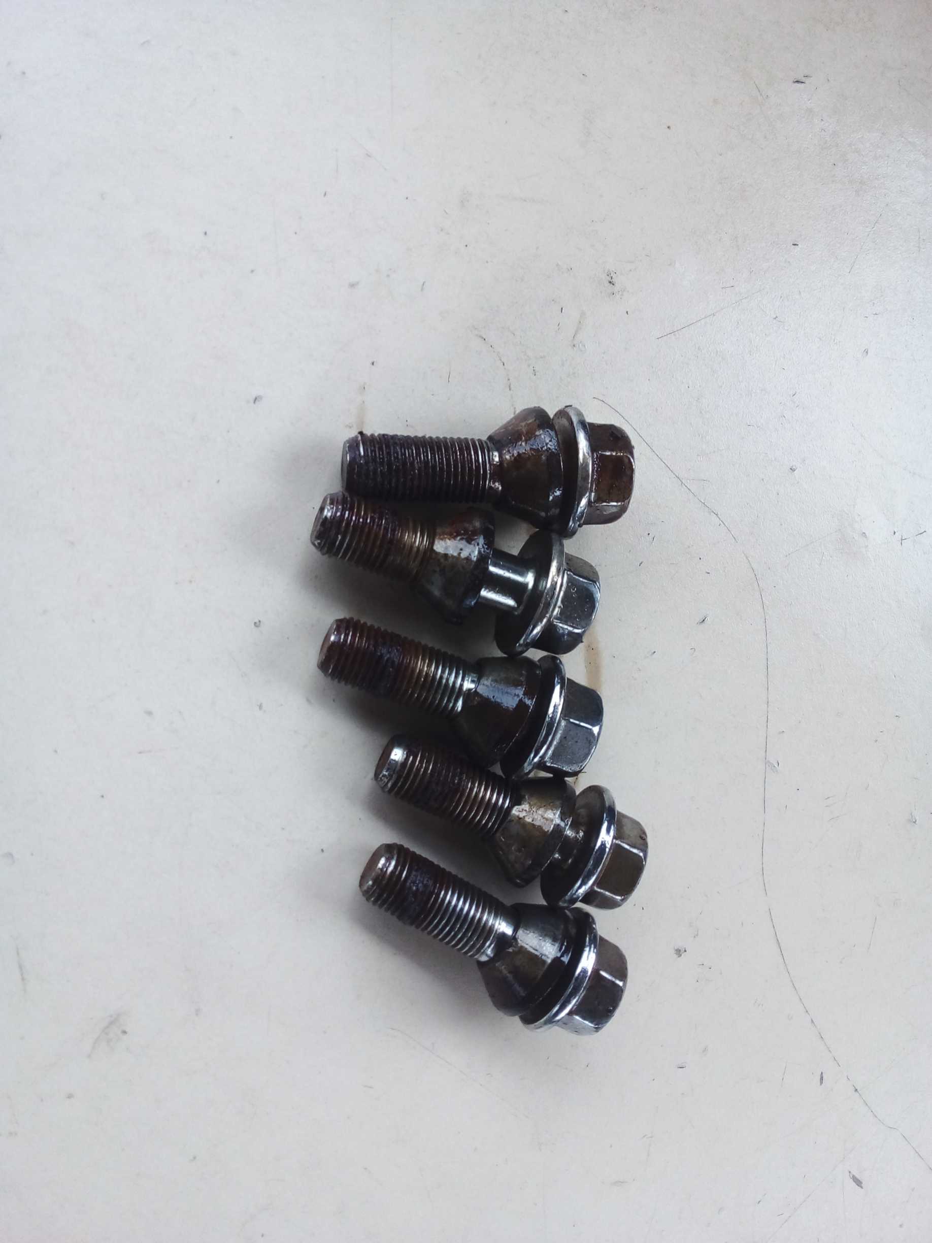 KIT PARAFUSOS RODA VOLVO XC60 2014 1