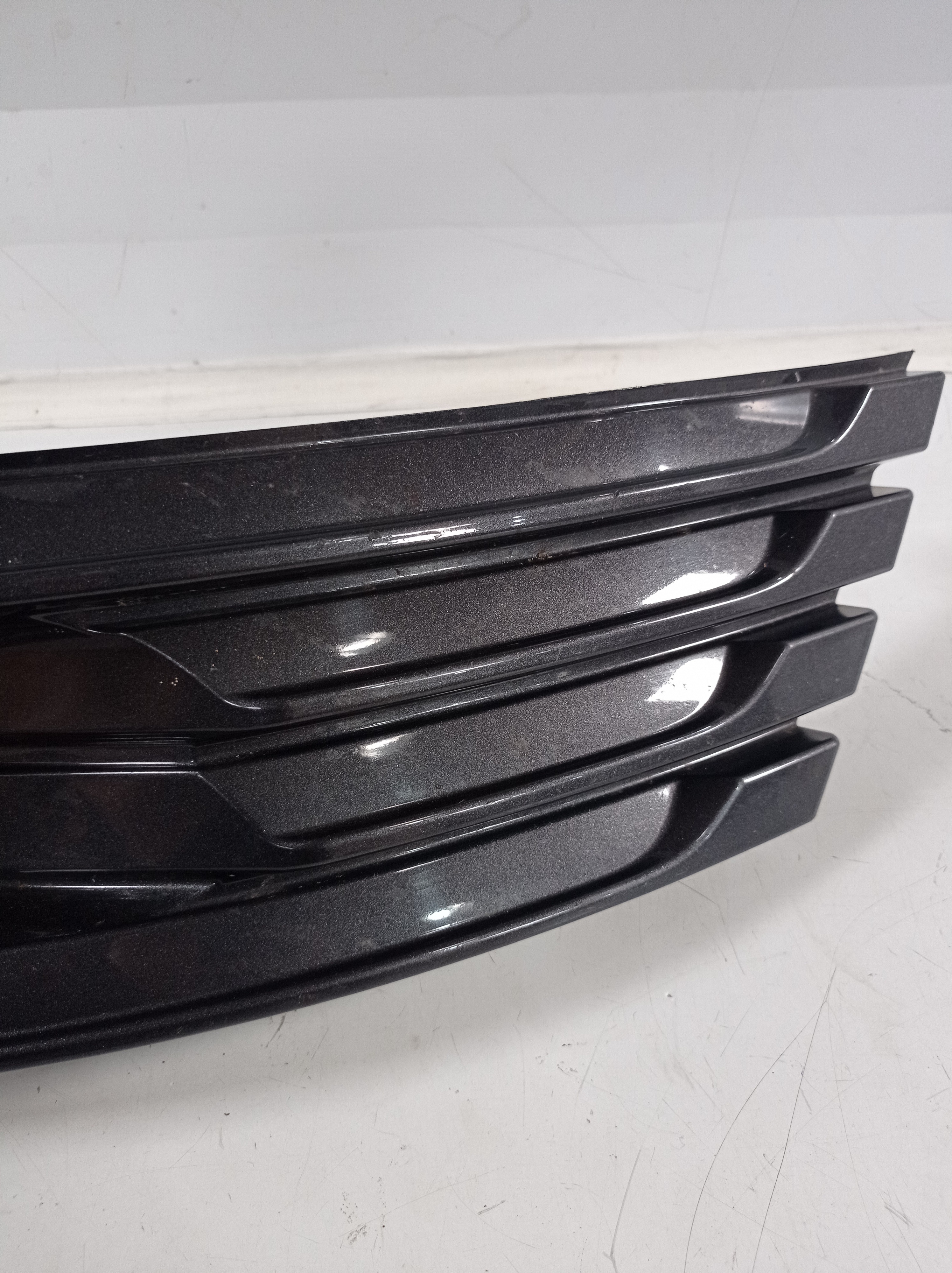 8148102820 Moldura Farol Milha Direito Corolla 2017/2019 3