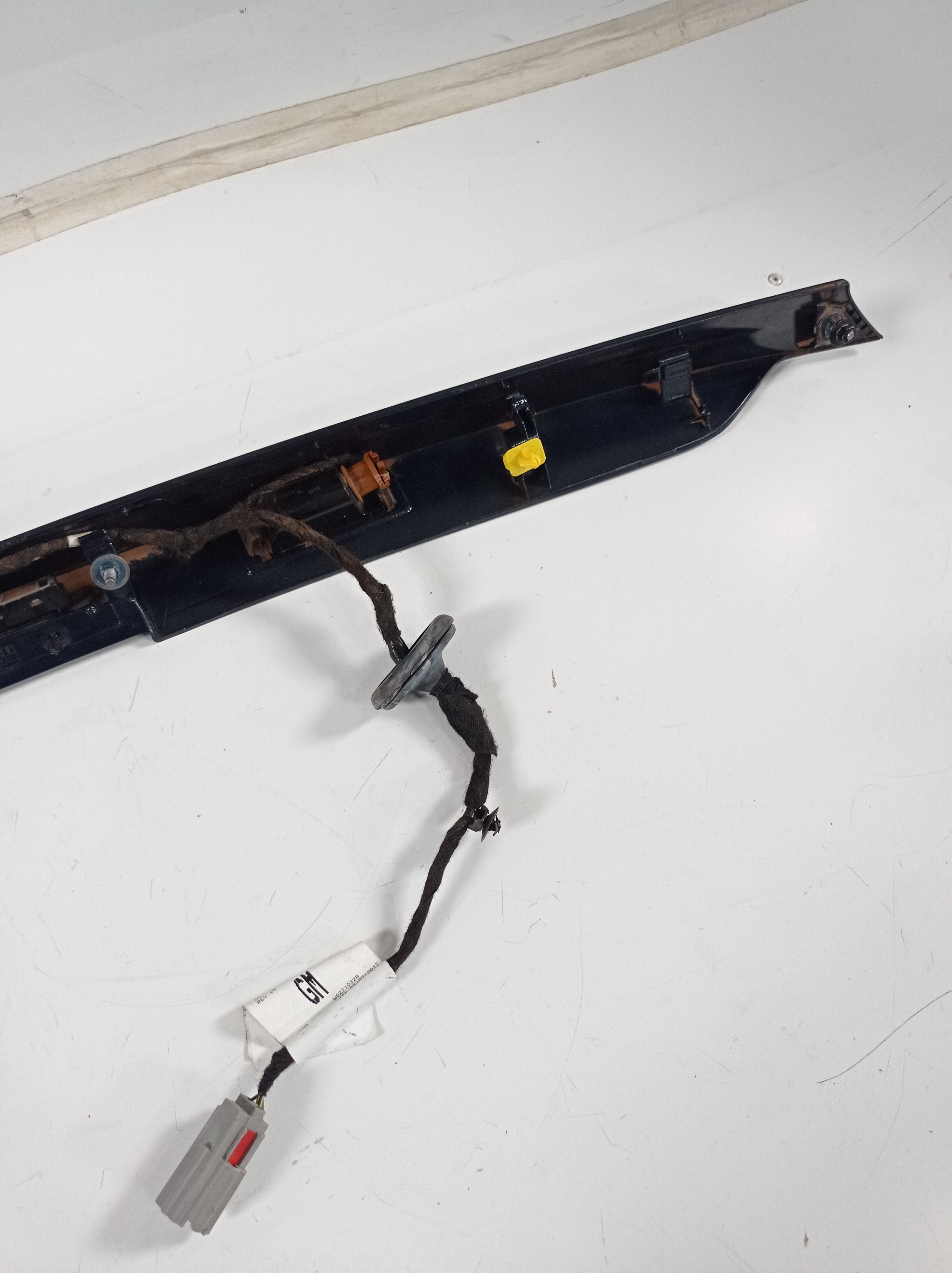 Moldura Tampa Traseira Gm Spin 2019 2020 Original 8