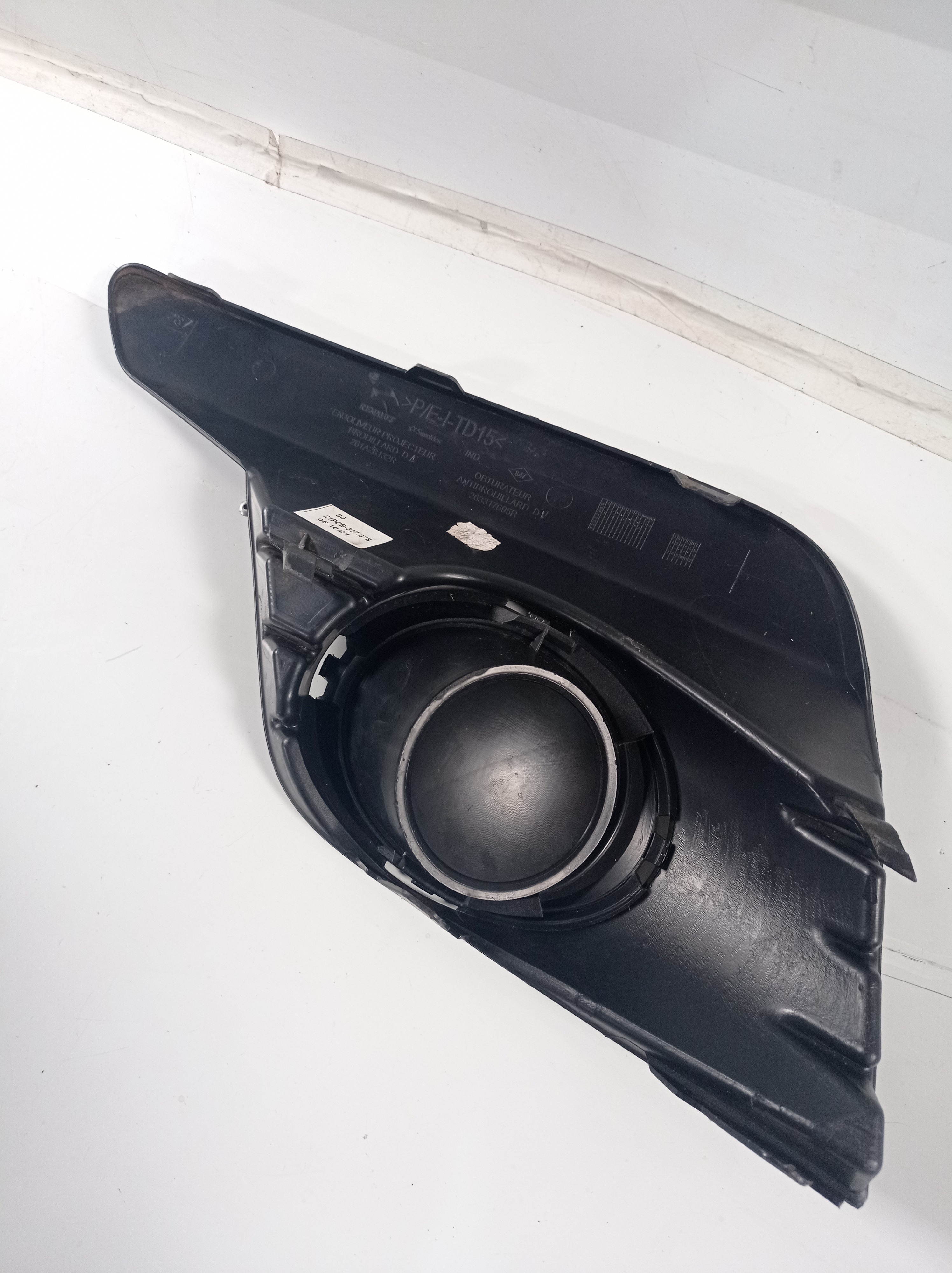 263317695r Moldura Farol Milha Direito Renault Sandero 2020 5