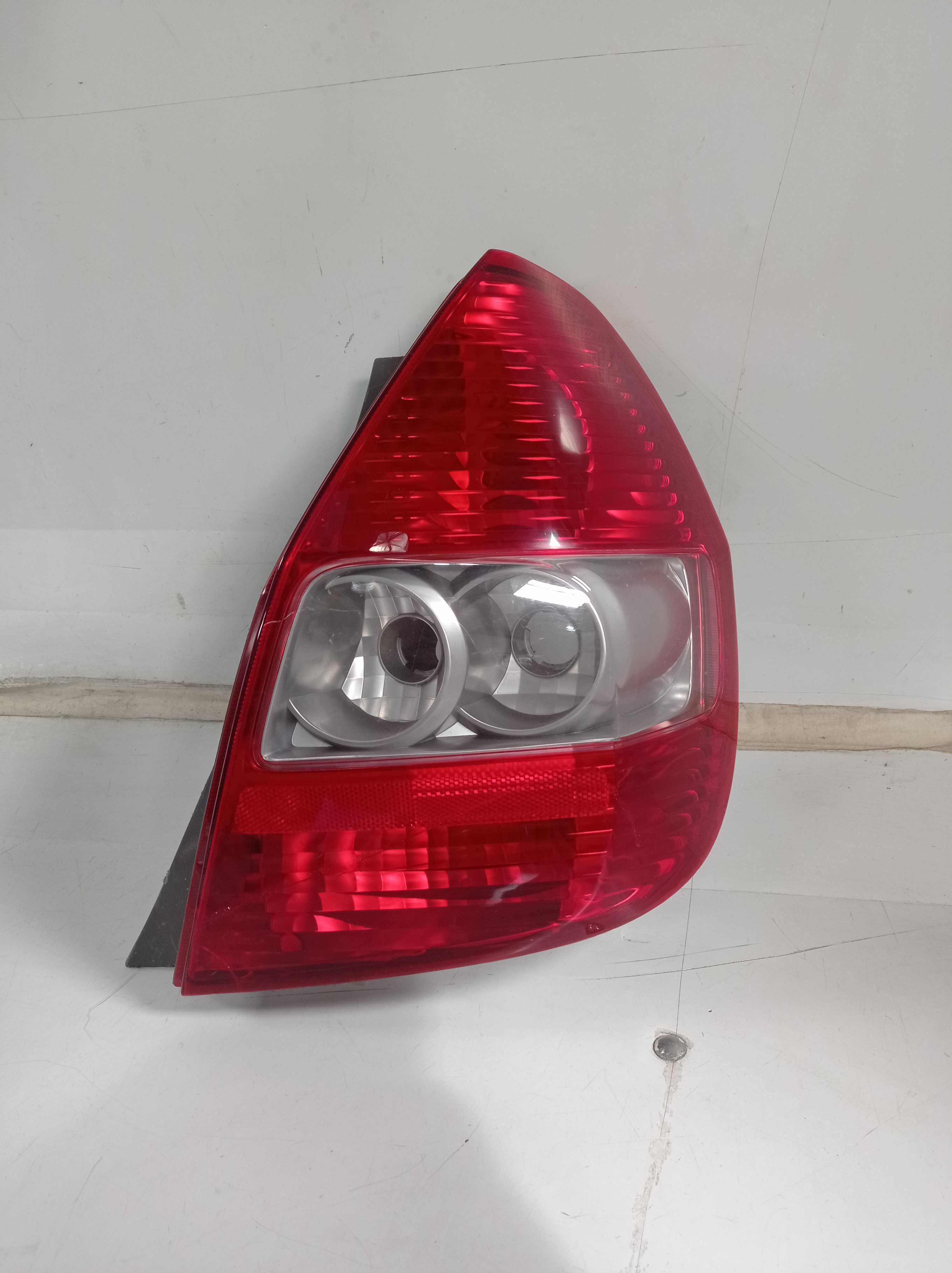 LANTERNA TRASEIRA DIREITA HONDA FIT 2006 A 2008 RECUPERADA 1