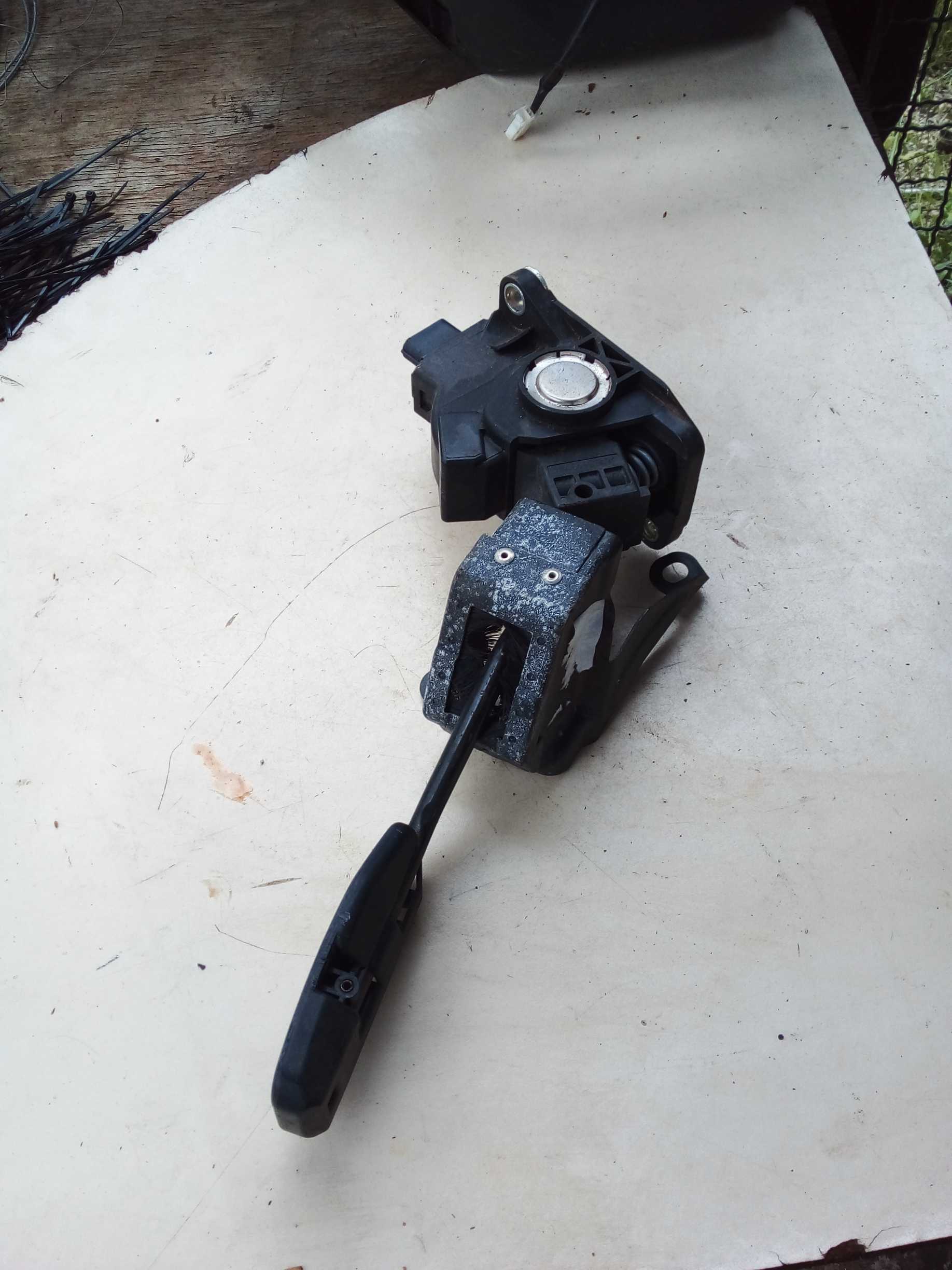 PEDAL ACELERADOR HILUX 2010 DIESEL  0996A51266050096 2