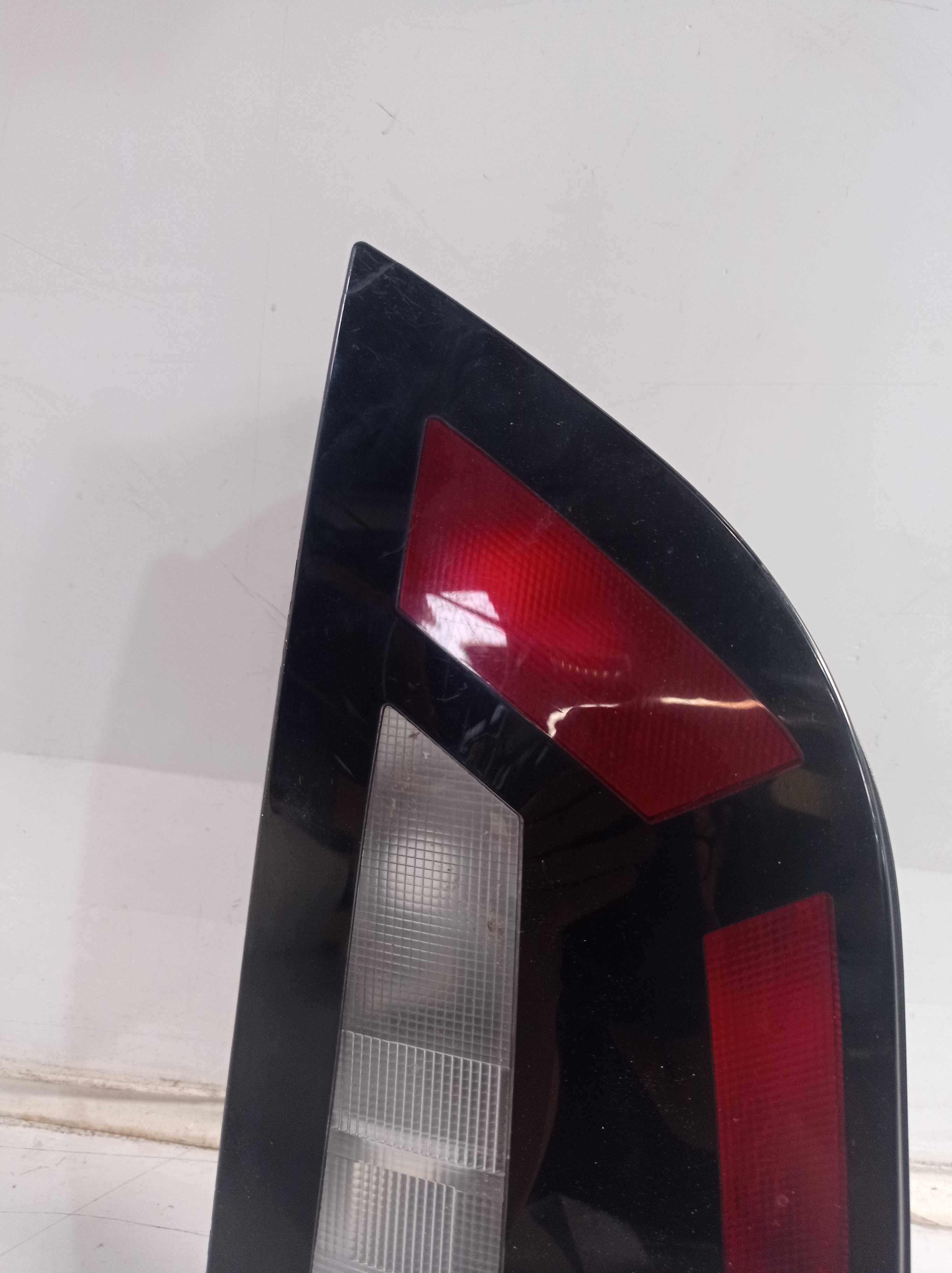 Lanterna traseira esquerda Vw Up TSI 2014  RECUPERADA 3