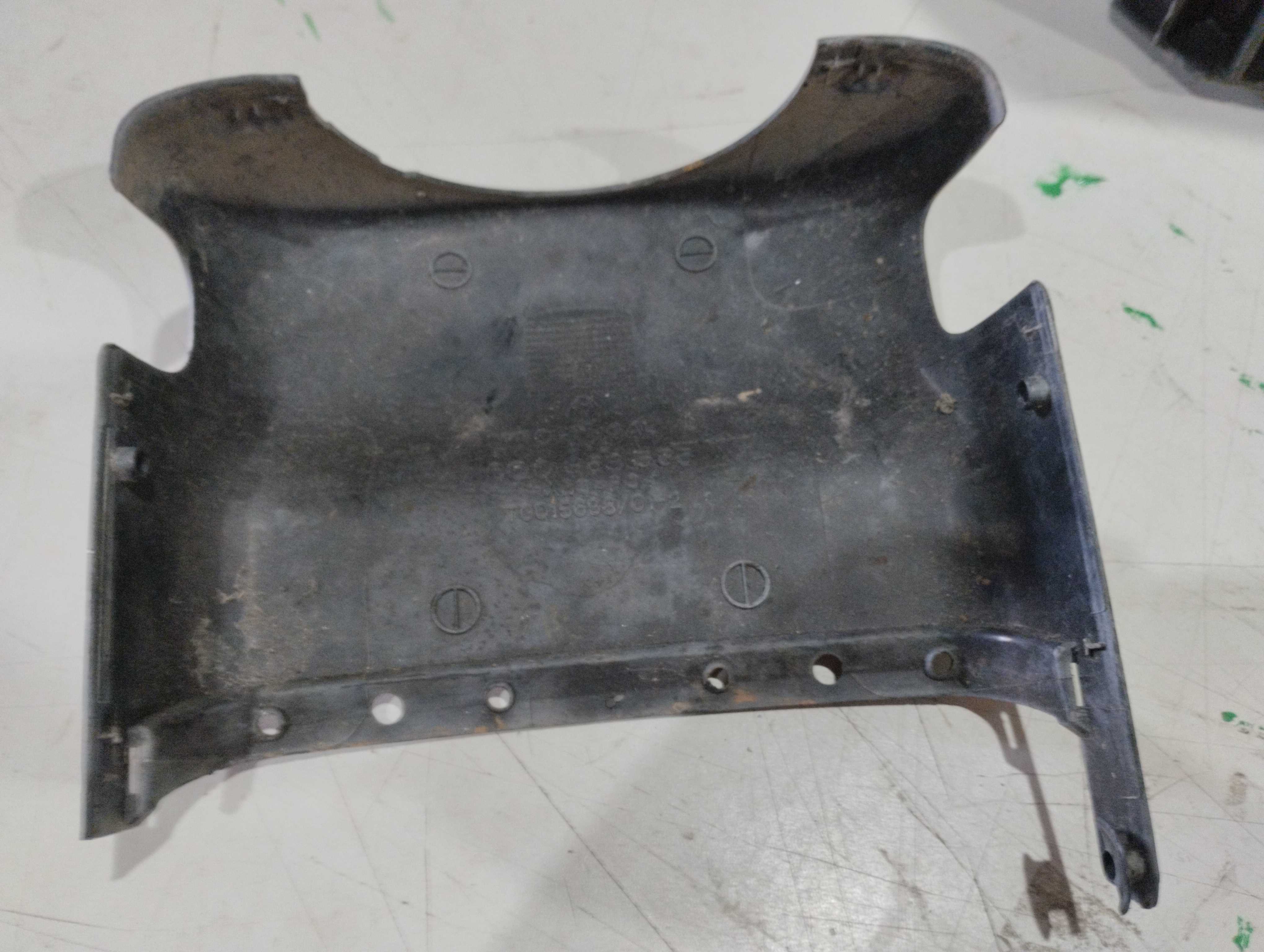 Acabamento moldura coluna direção vw Polo 2001 3