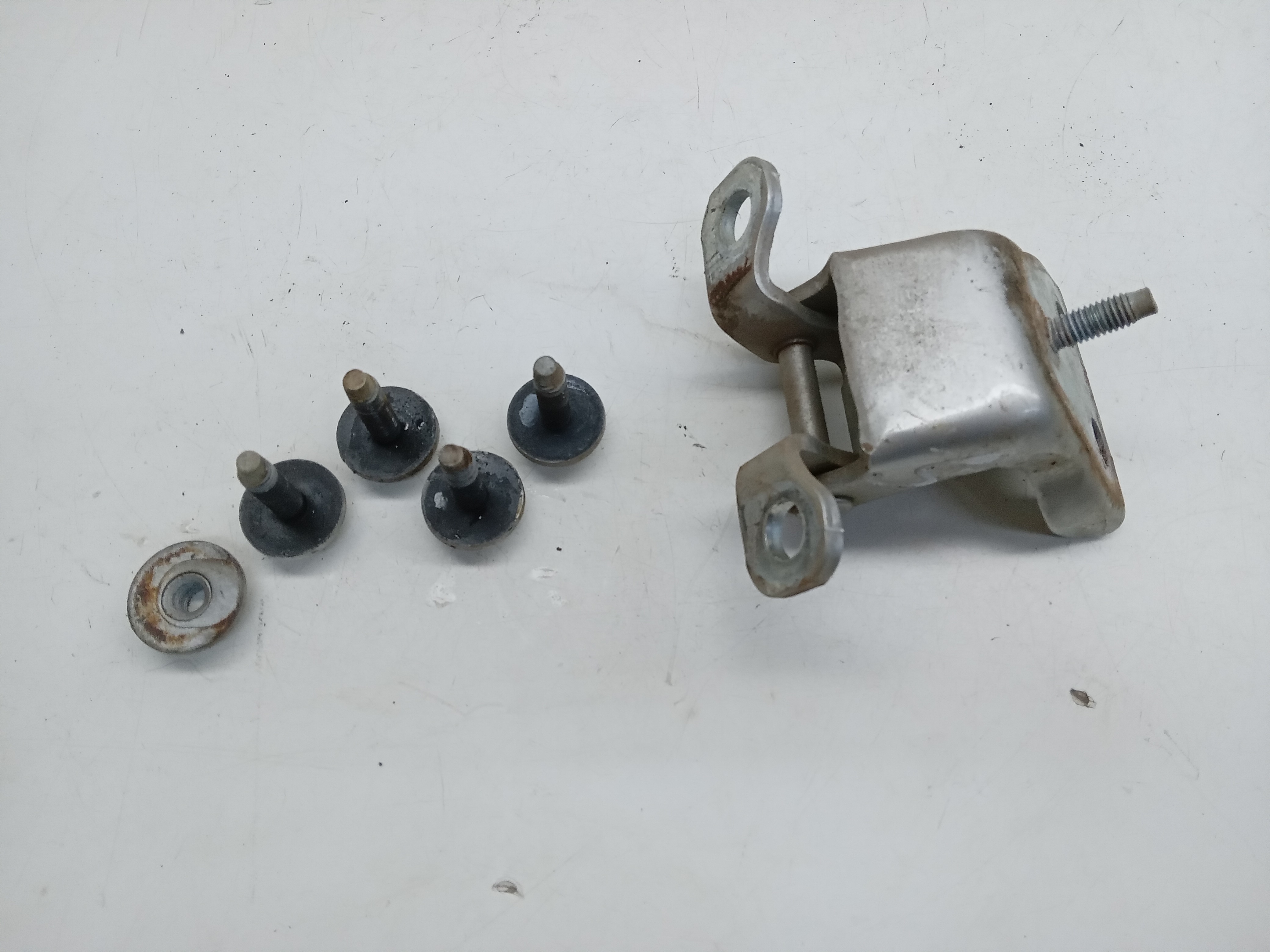 DOBRADIÇA SUPERIOR PORTA TRASEIRA DIREITA FORD RANGER 2008 2