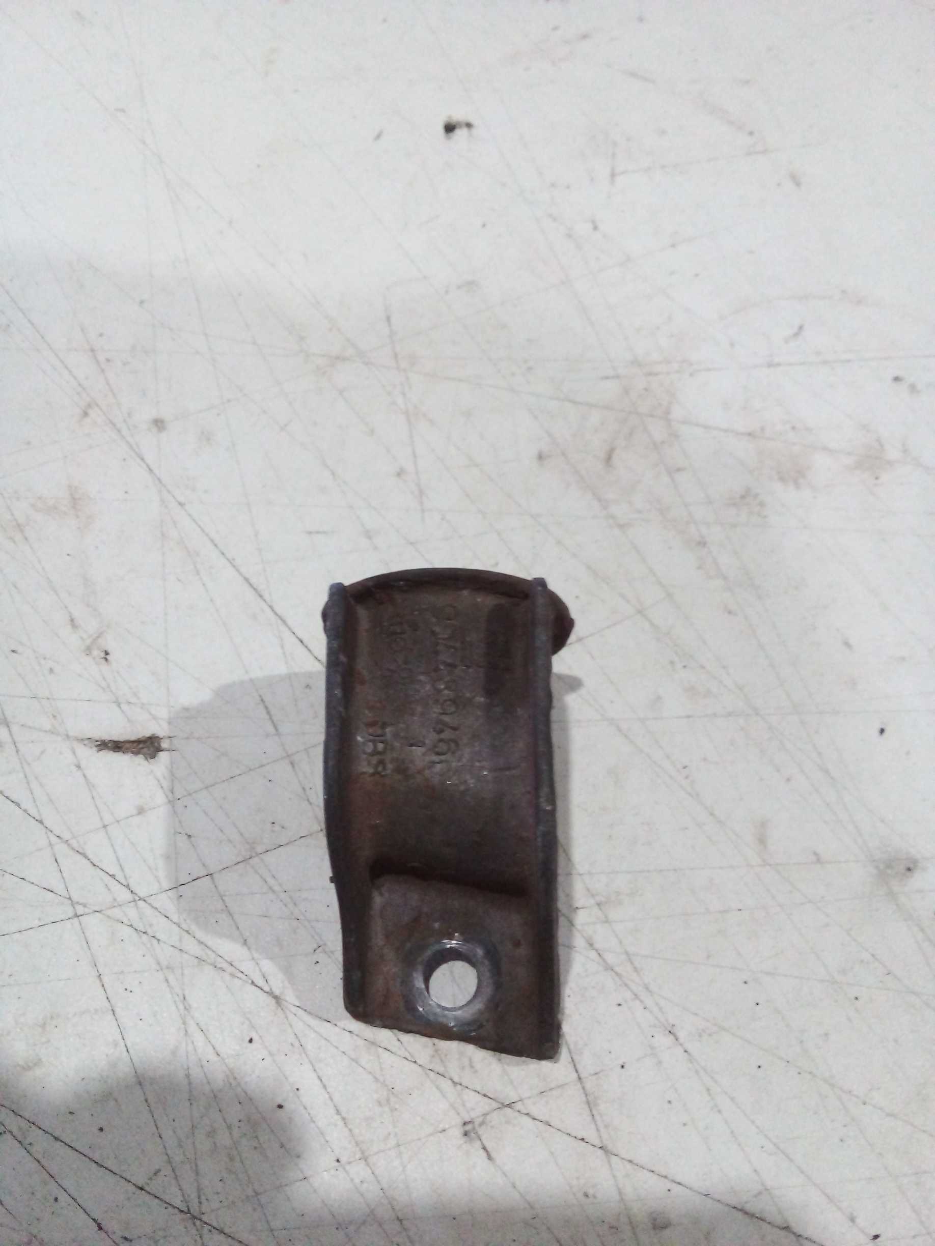 SUPORTE SUPERIOR RADIADOR ESQ CORSA 2001 1