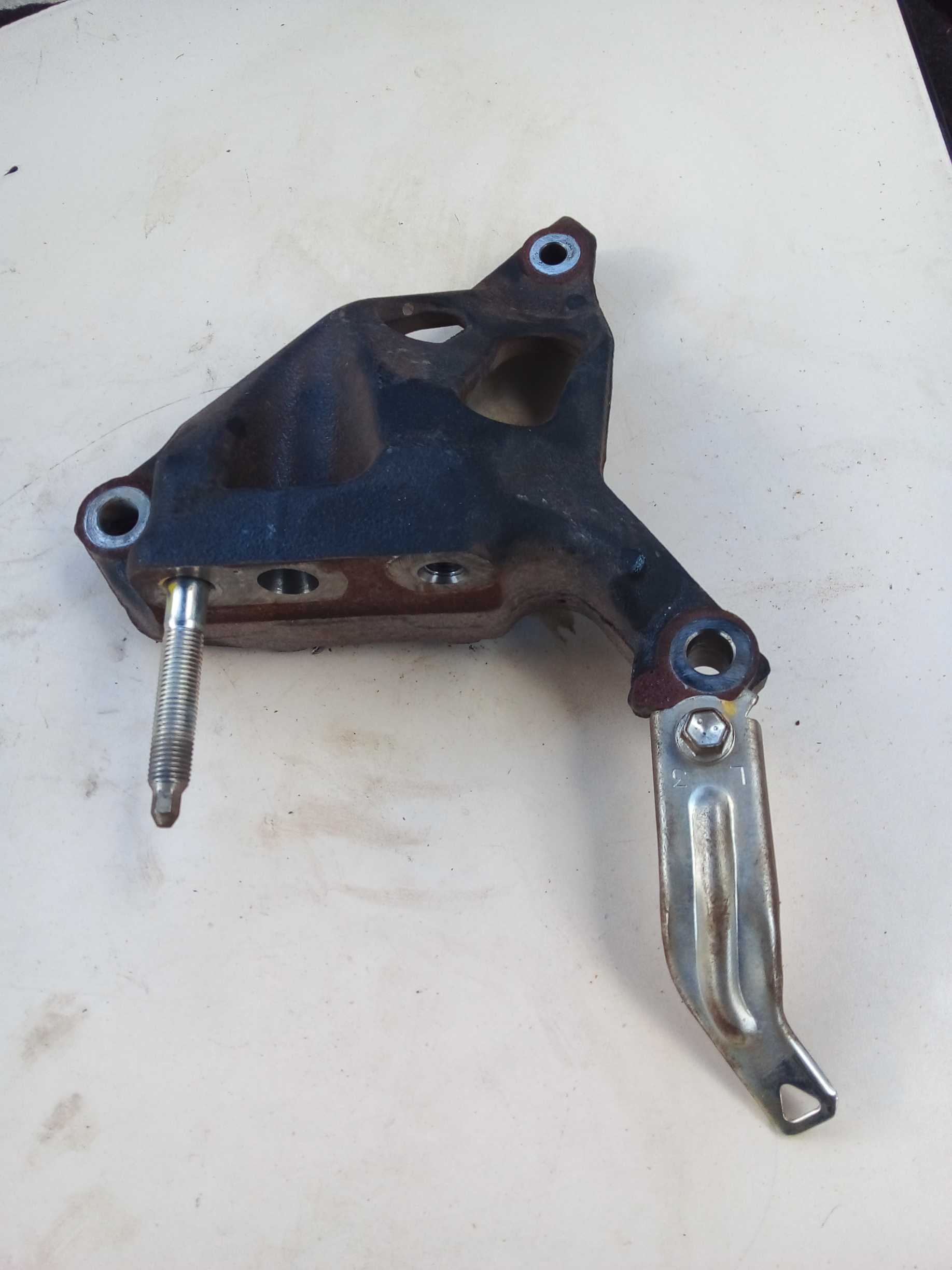 SUPORTE MOTOR  DIREITO ETIOS 2028 921