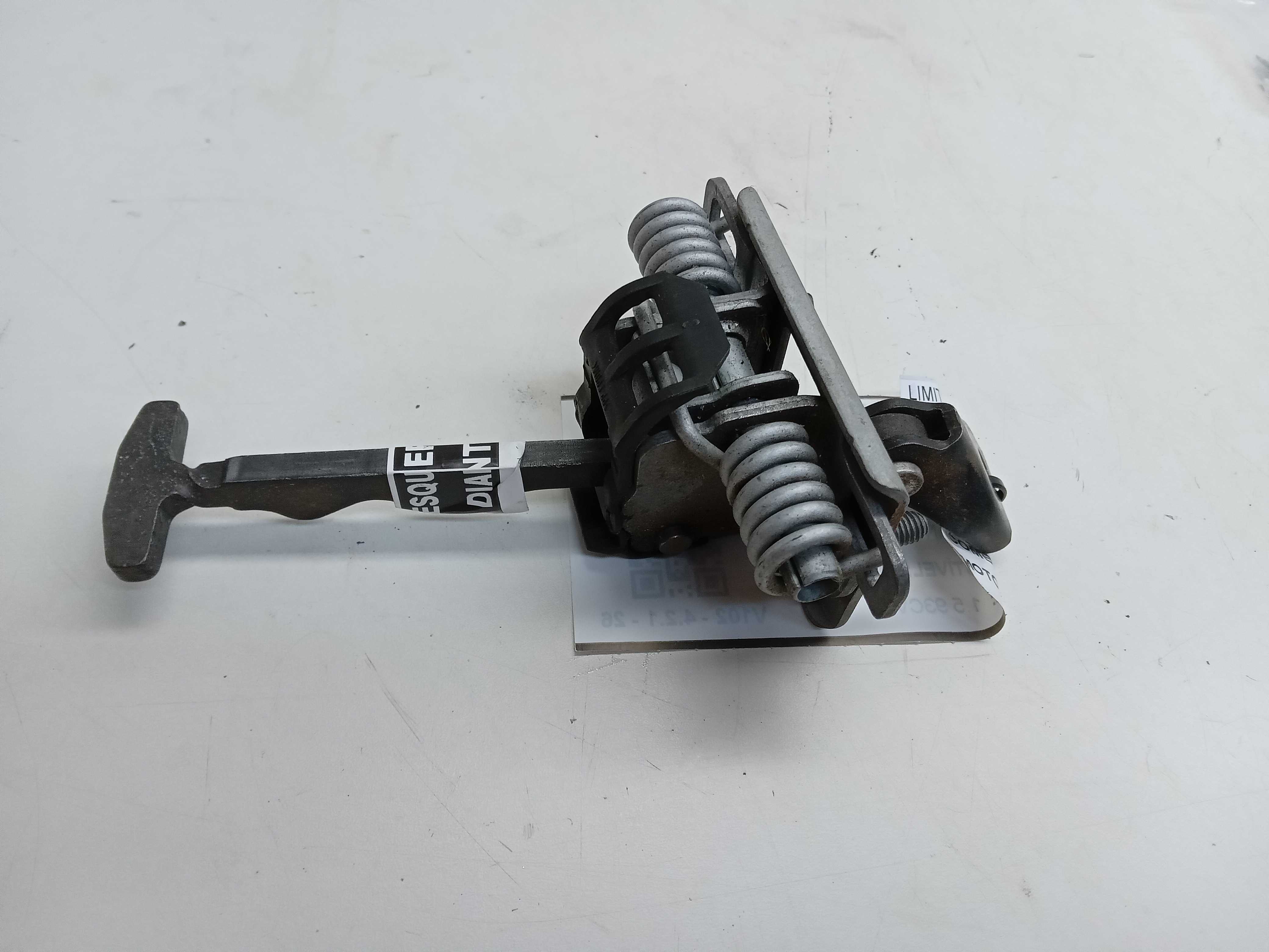 LIMITADOR PORTA DIANTEIRA ESQUERDA CITROEN C3 2016 1
