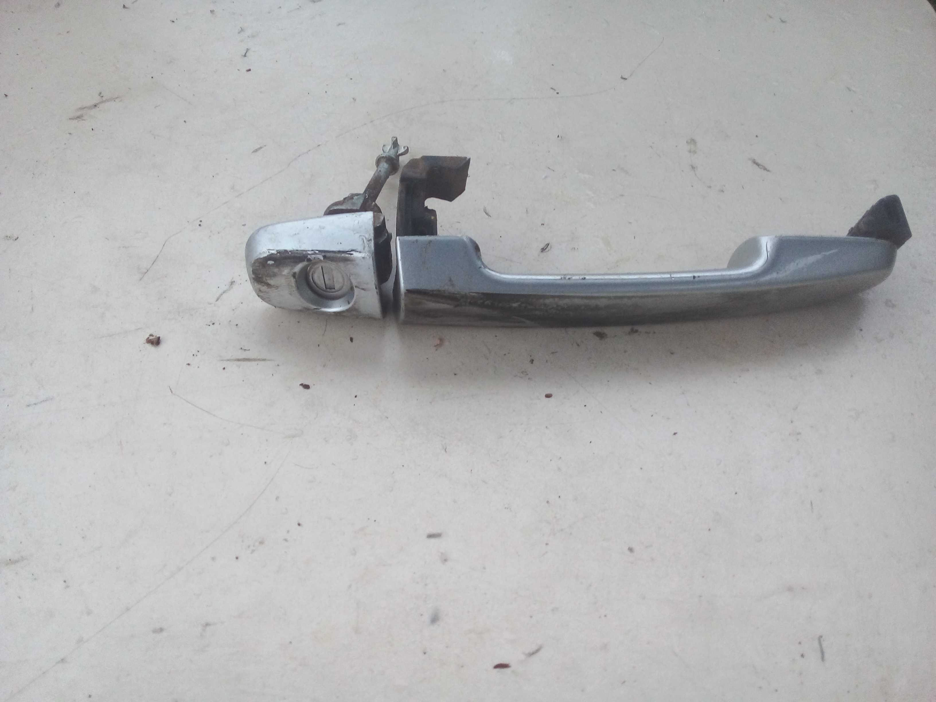 MAÇANETA EXT DIANTEIRA ESQUERDA COM MIOLO HILUX 2010 2