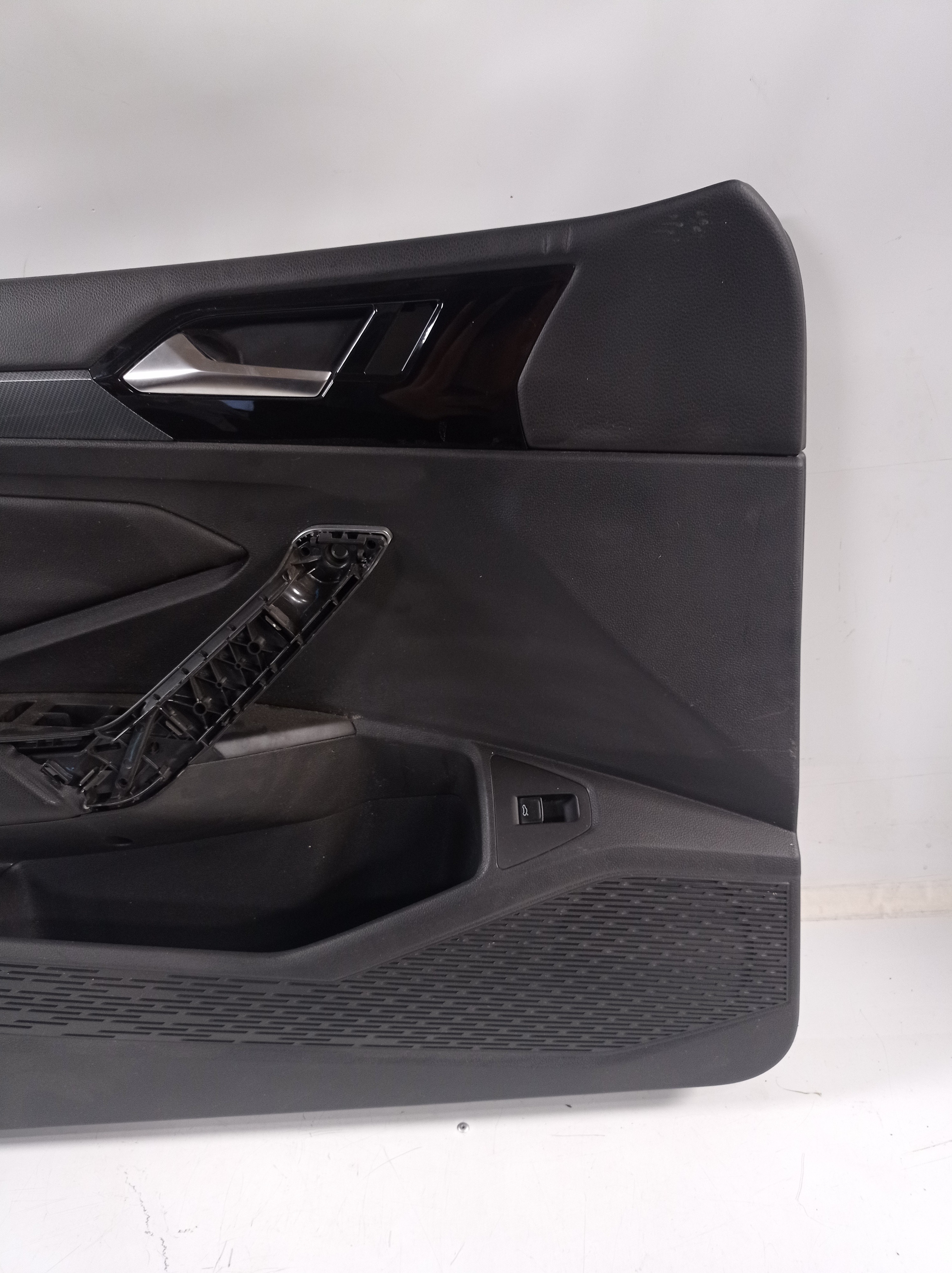 Forro De Porta Dianteira Esquerda Vw Jetta 2019 Original 6