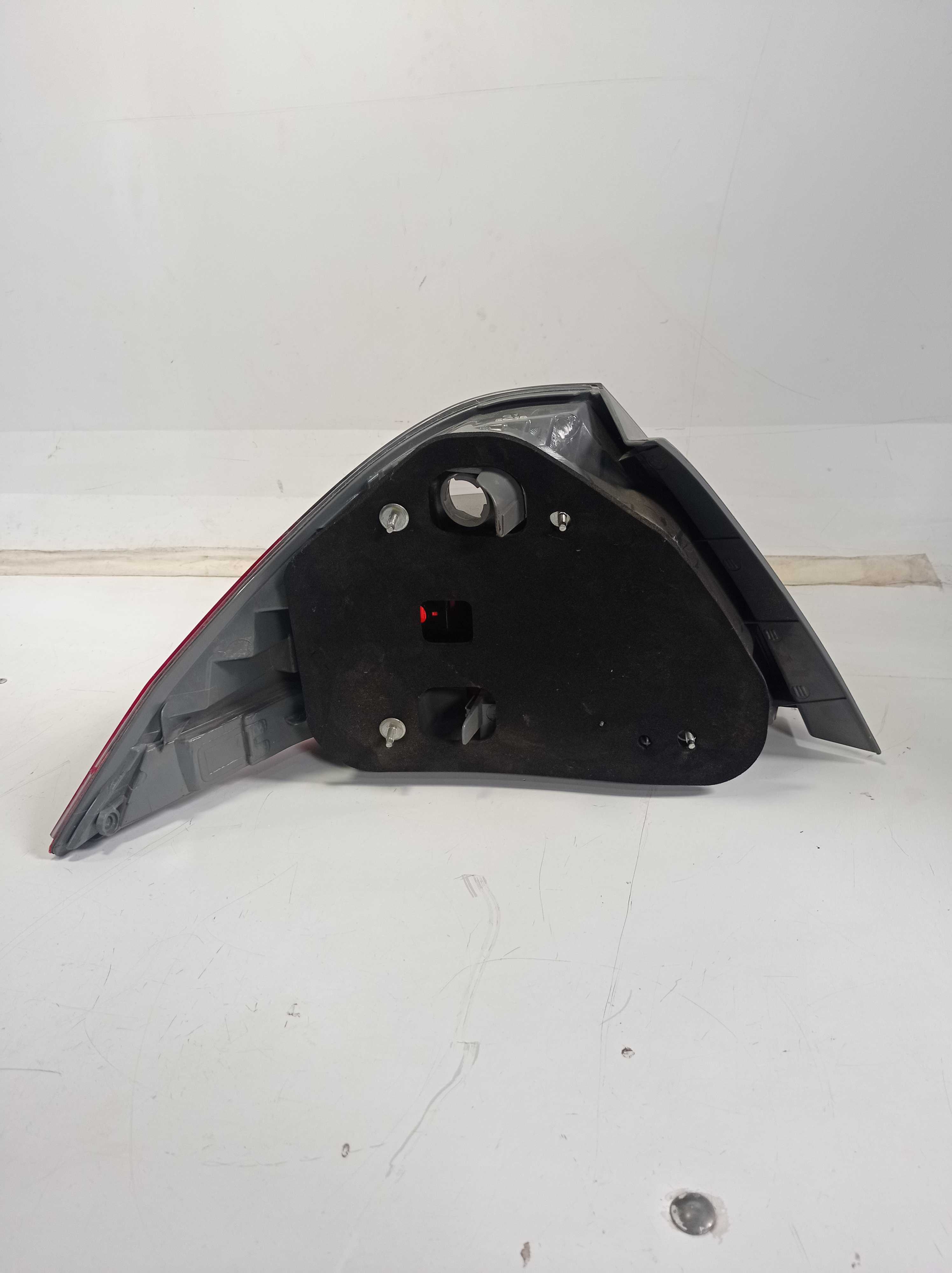 LANTERNA TRASEIRA DIREITA HONDA ACCORD 2005 A 2007 3