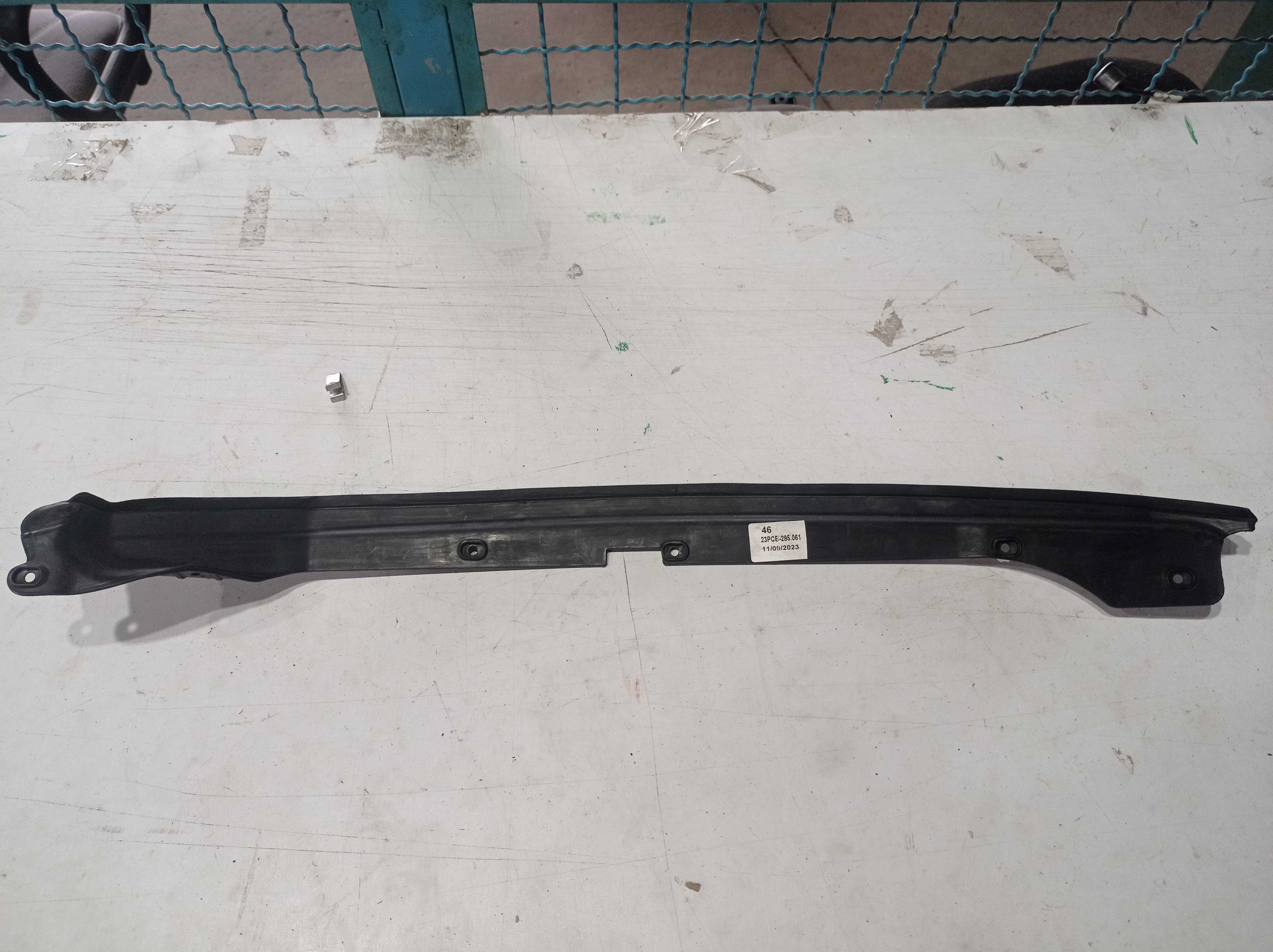 MOLDURA VEDAÇÃO PORTA ESQUERDA VOLVO S60 2016 1