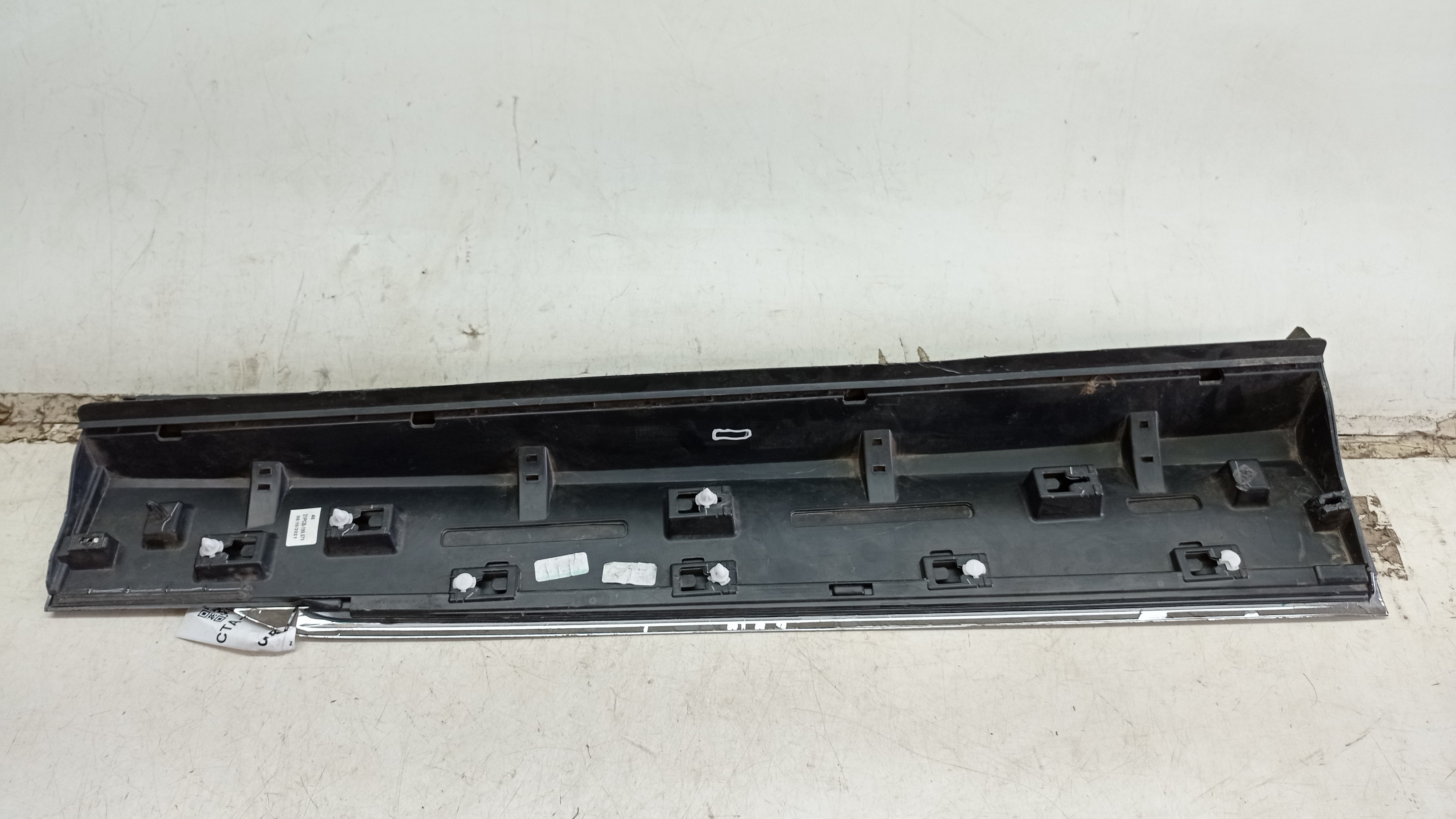 Acabamento Friso Porta Dianteira Direita Vw Tiguan 2.0 2020 2
