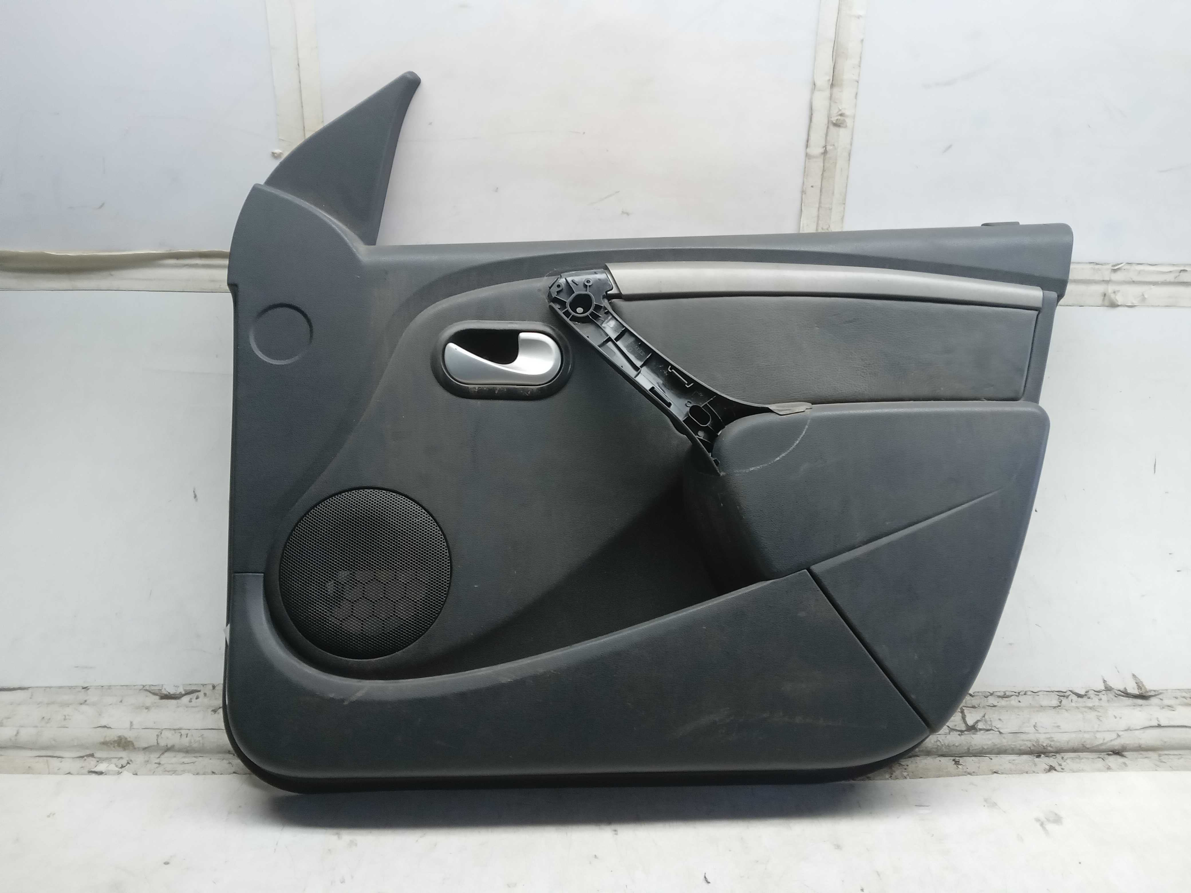 8200602990  Forro da Porta Diant LD Renault Sandero 2009 1