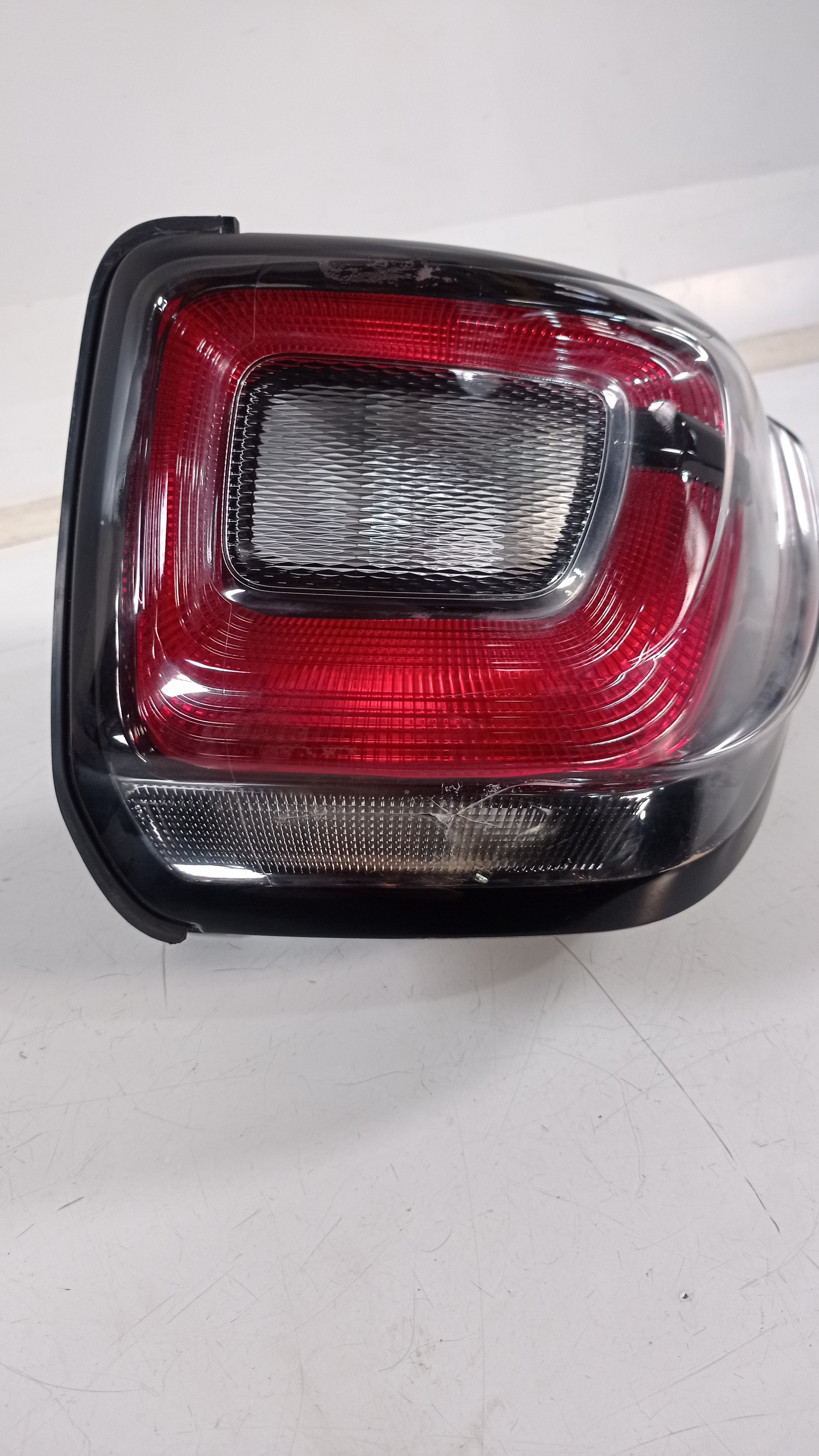 Lanterna Traseira Direita Fiat Strada 2021 Recuperada 5