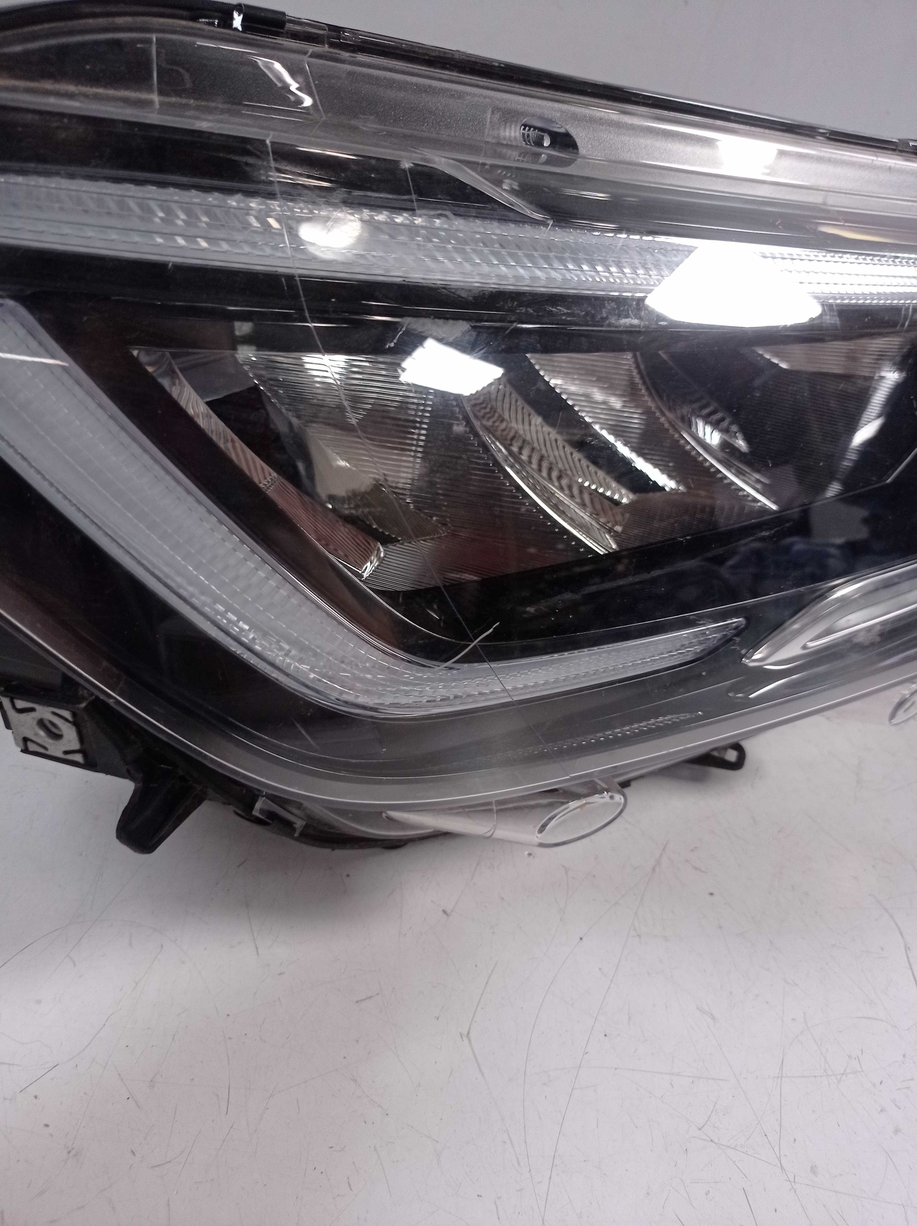 FAROL LED DIREITO VOLKSWAGEN NIVUS 2021 A 2022 ORIGINAL 2