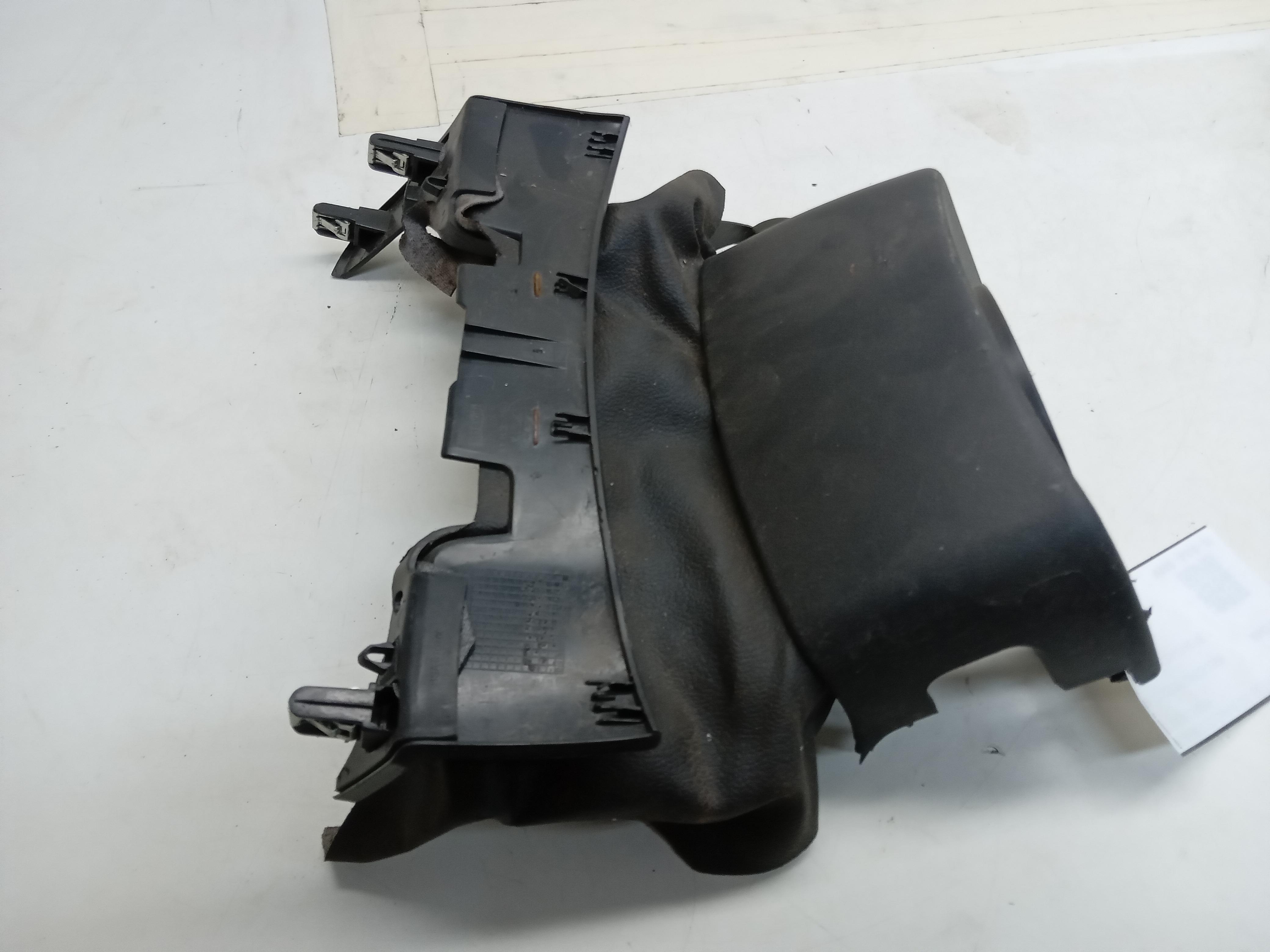 ACABAMENTO CHAVE DE SETA SUPERIOR CITROEN C3 2016 1
