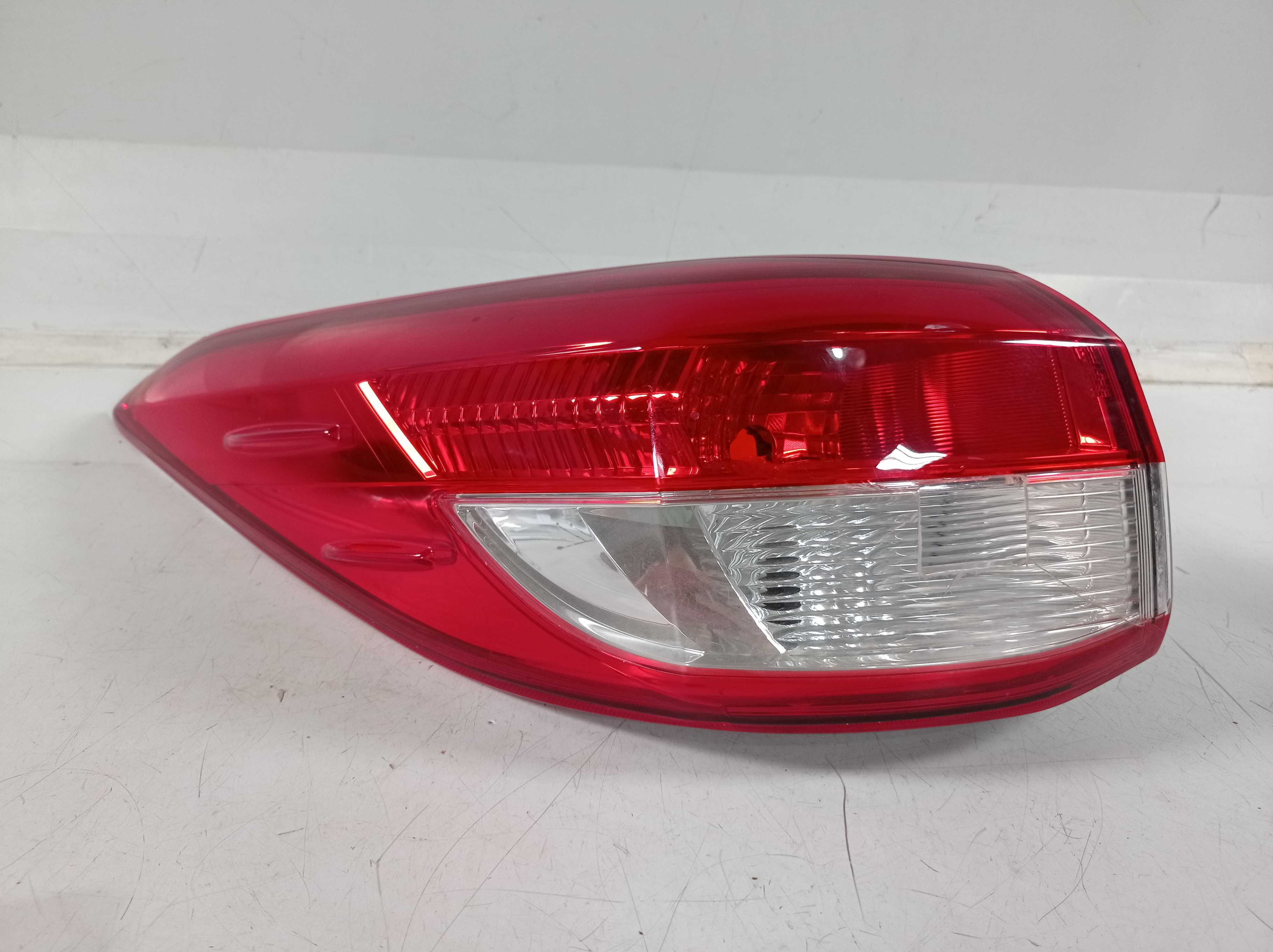 LANTERNA TRASEIRA ESQUERDA TOYOTA YARIS SEDAN 19 RECUPERADA