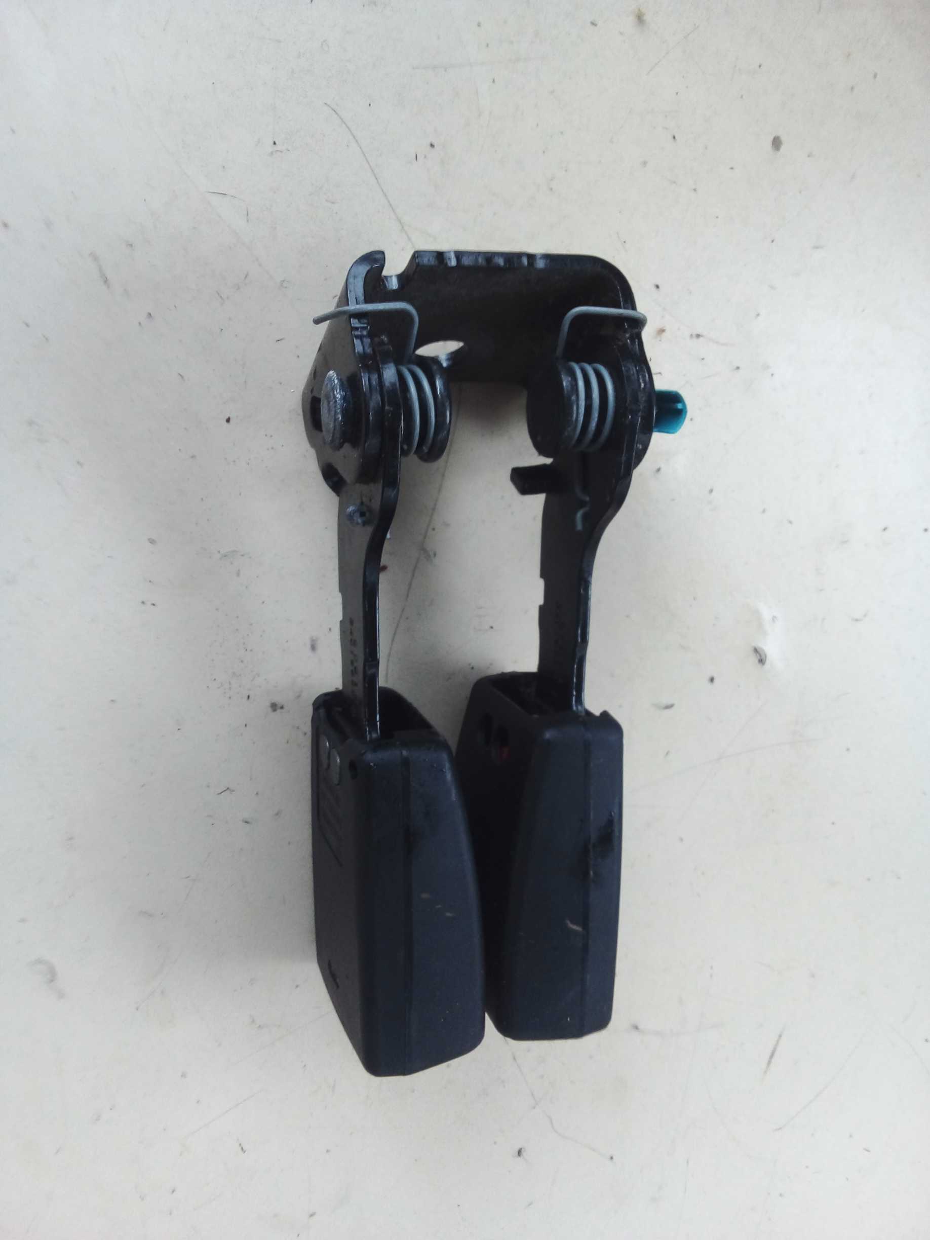 CINTO ENGATE FEMEA TRAS CENTRAL VOLVO XC60 2014 34130685 2