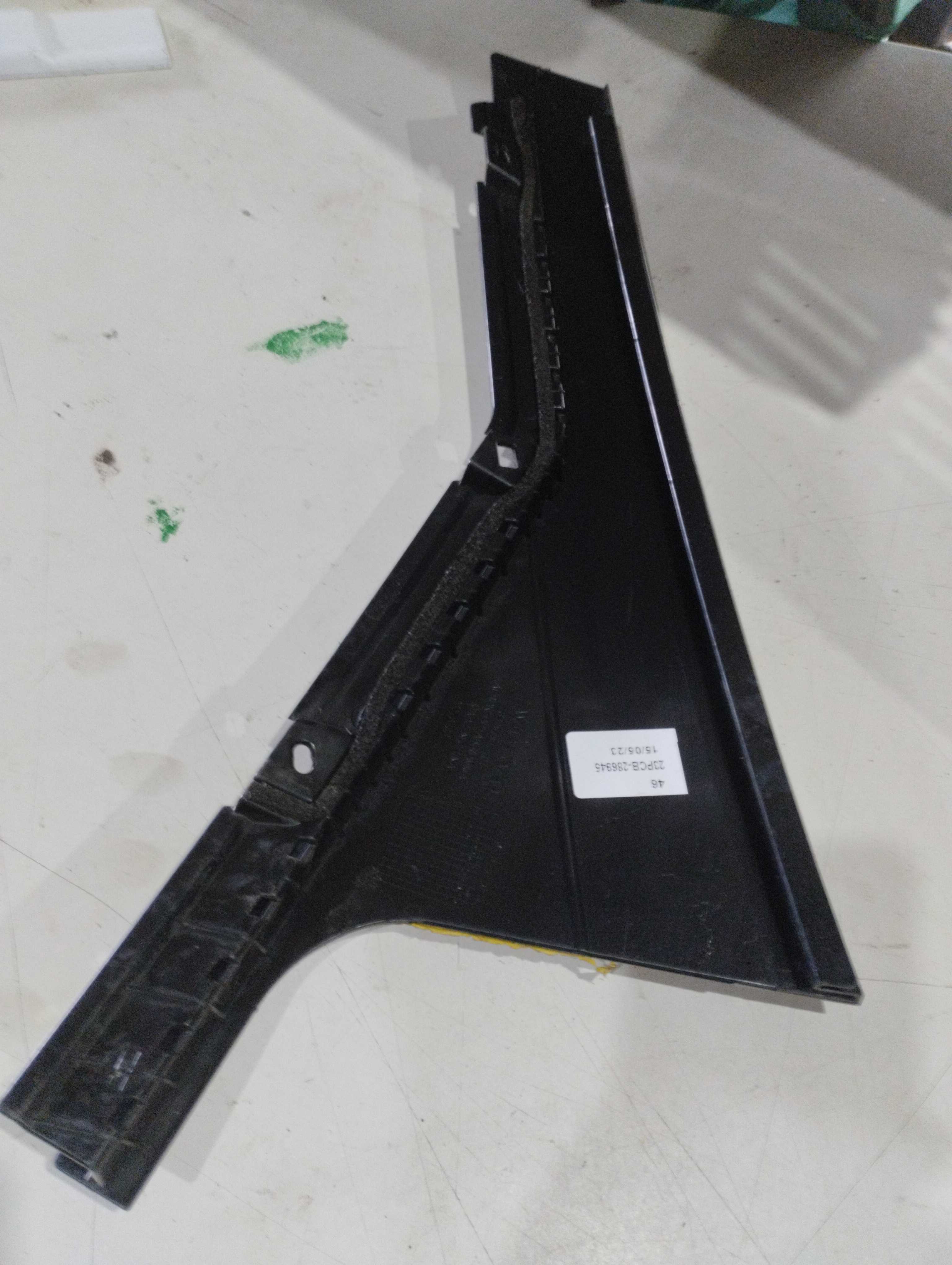 Moldura acabamento porta traseira direita volvo XC60 2018 2