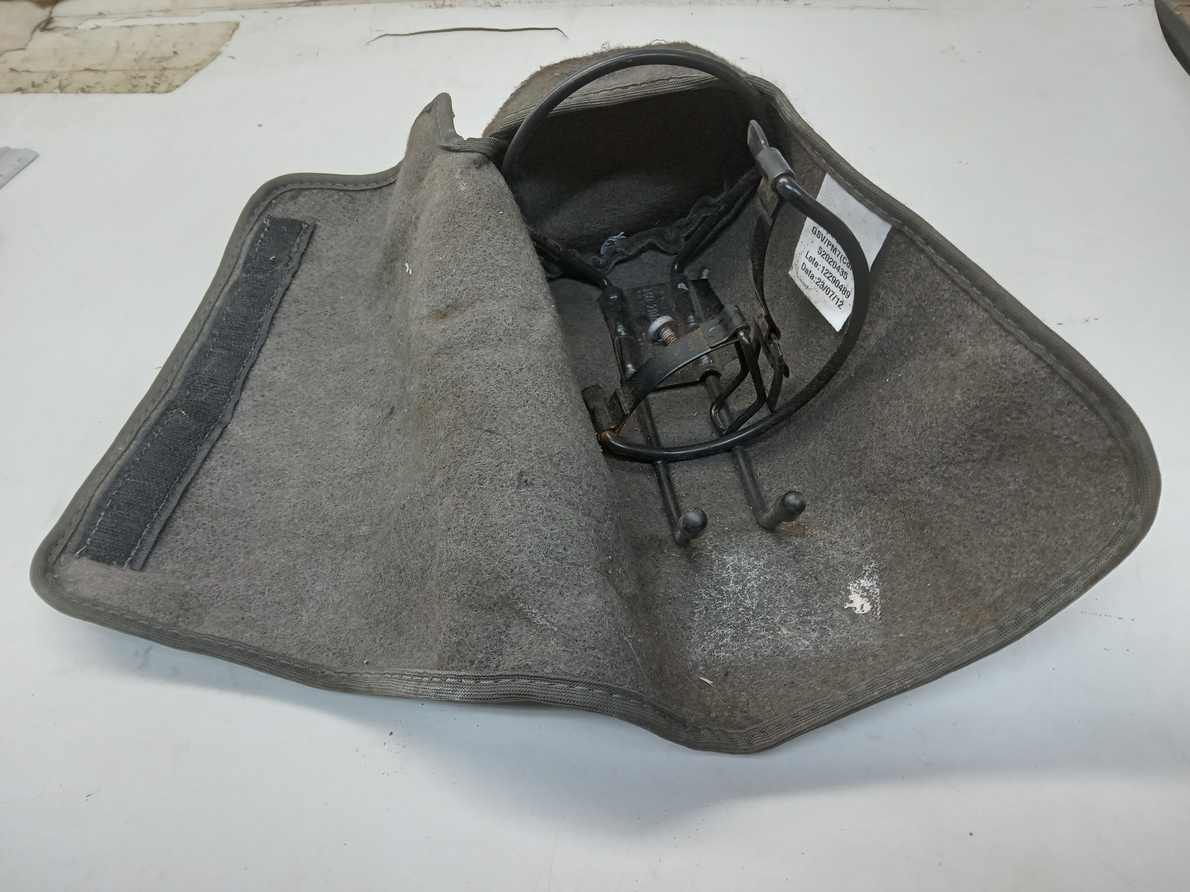 SUPORTE DO EXTINDOR MOTORISTA CHEVROLET COBALT 2013