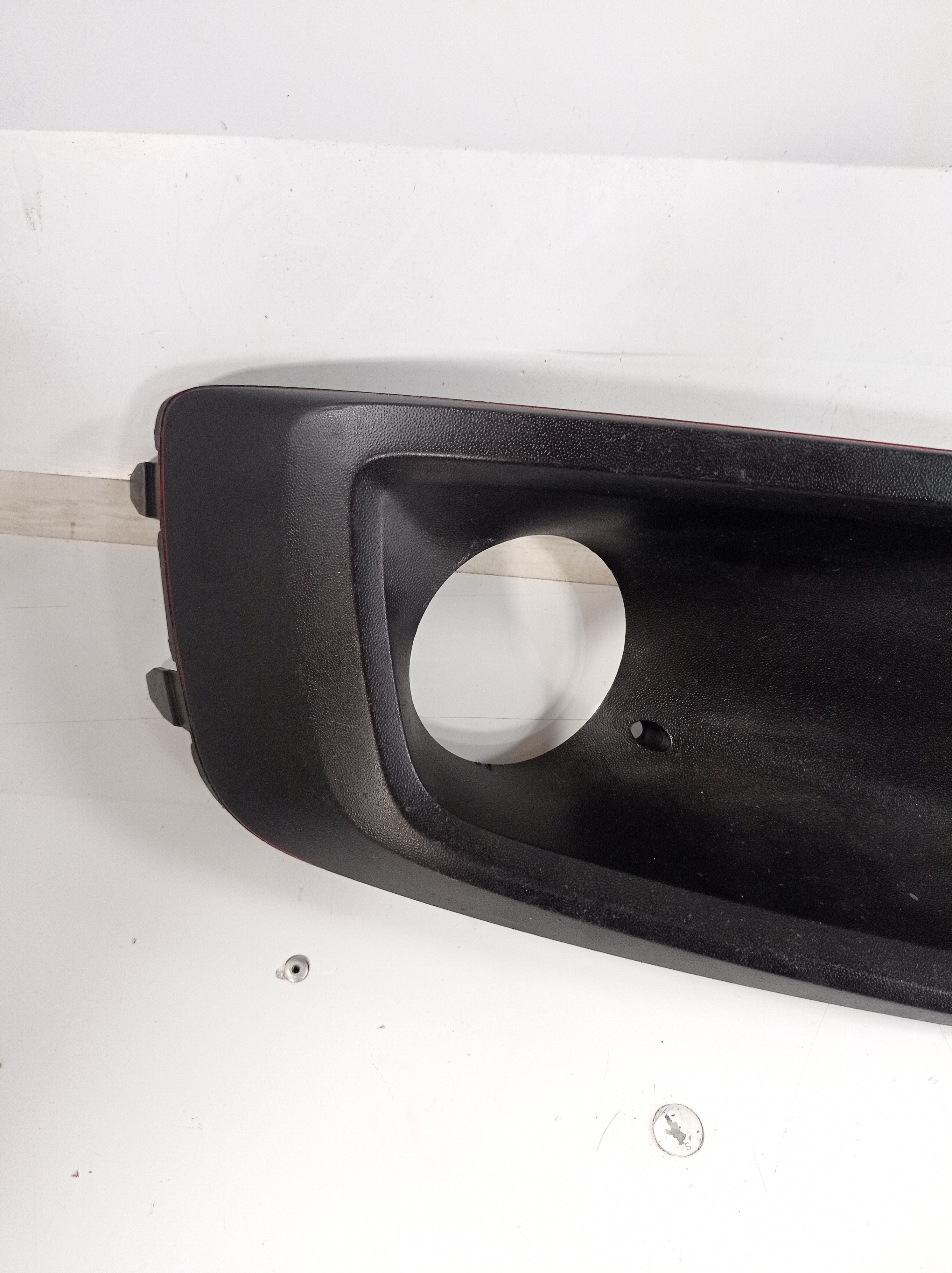 5u08536661 Moldura Farol Direito Milha Volkswagen Gol G6 2