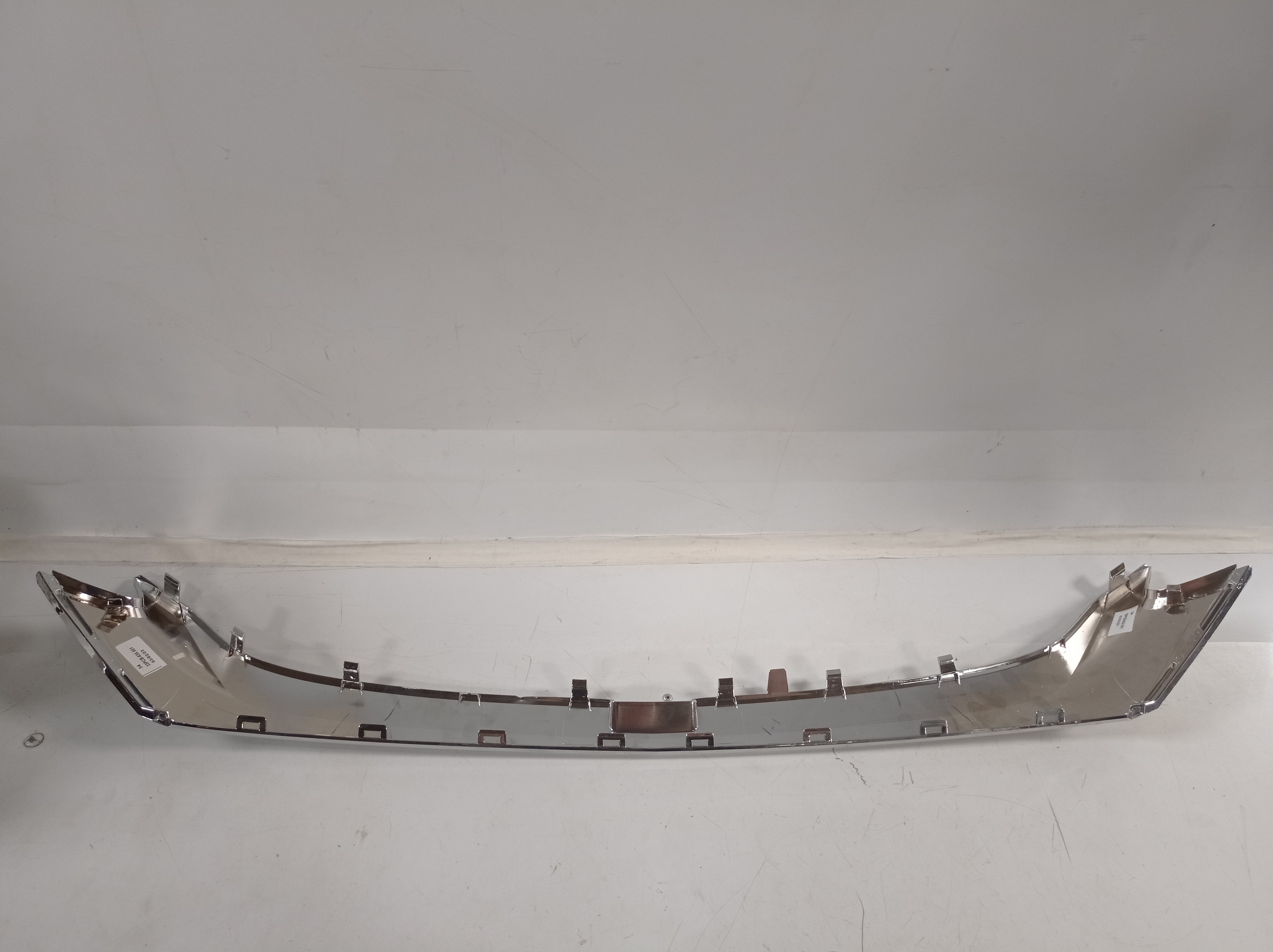 Moldura Cromada Grade Radiador Gm Tracker 2021 A 2024 8