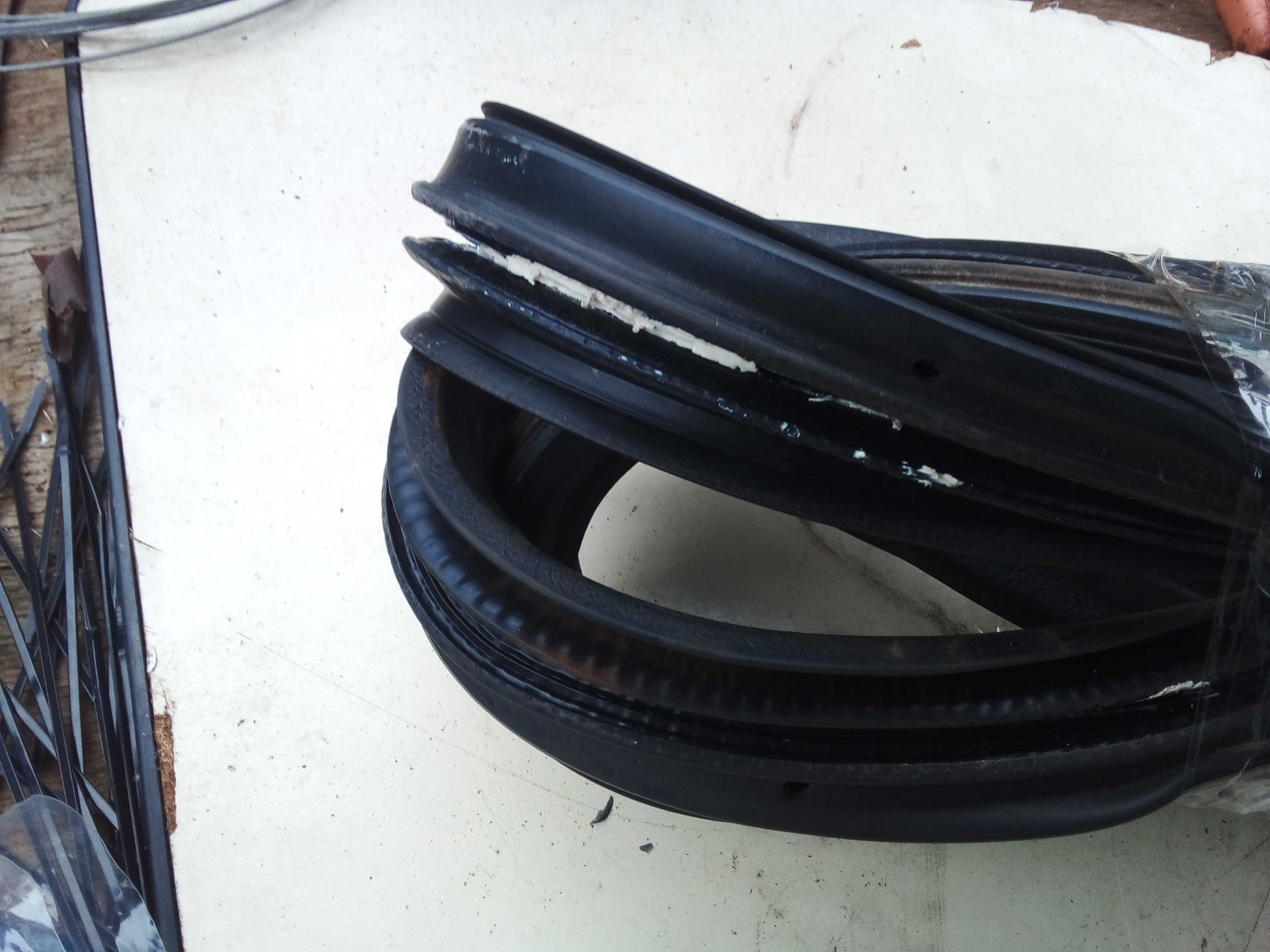 BORRACHA PORTA DIANTEIRA ESQUERDA ETIOS 2018 2