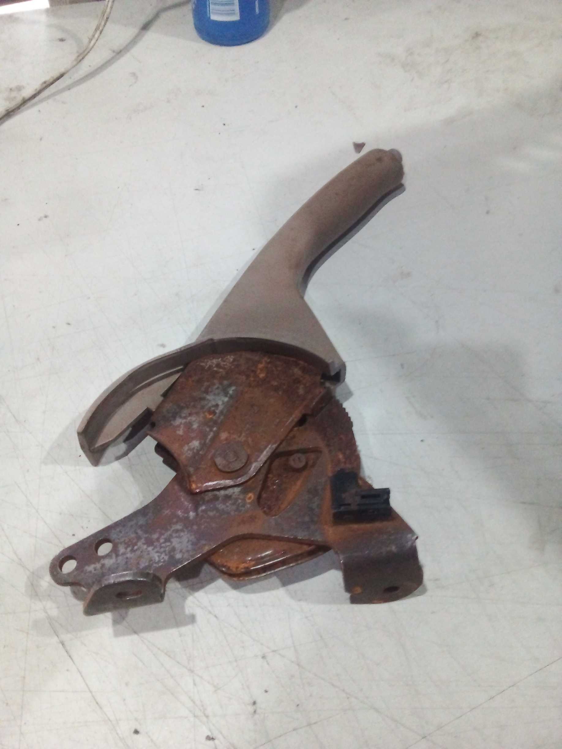 ALAVANCA FREIO MAO HILUX 2013 1