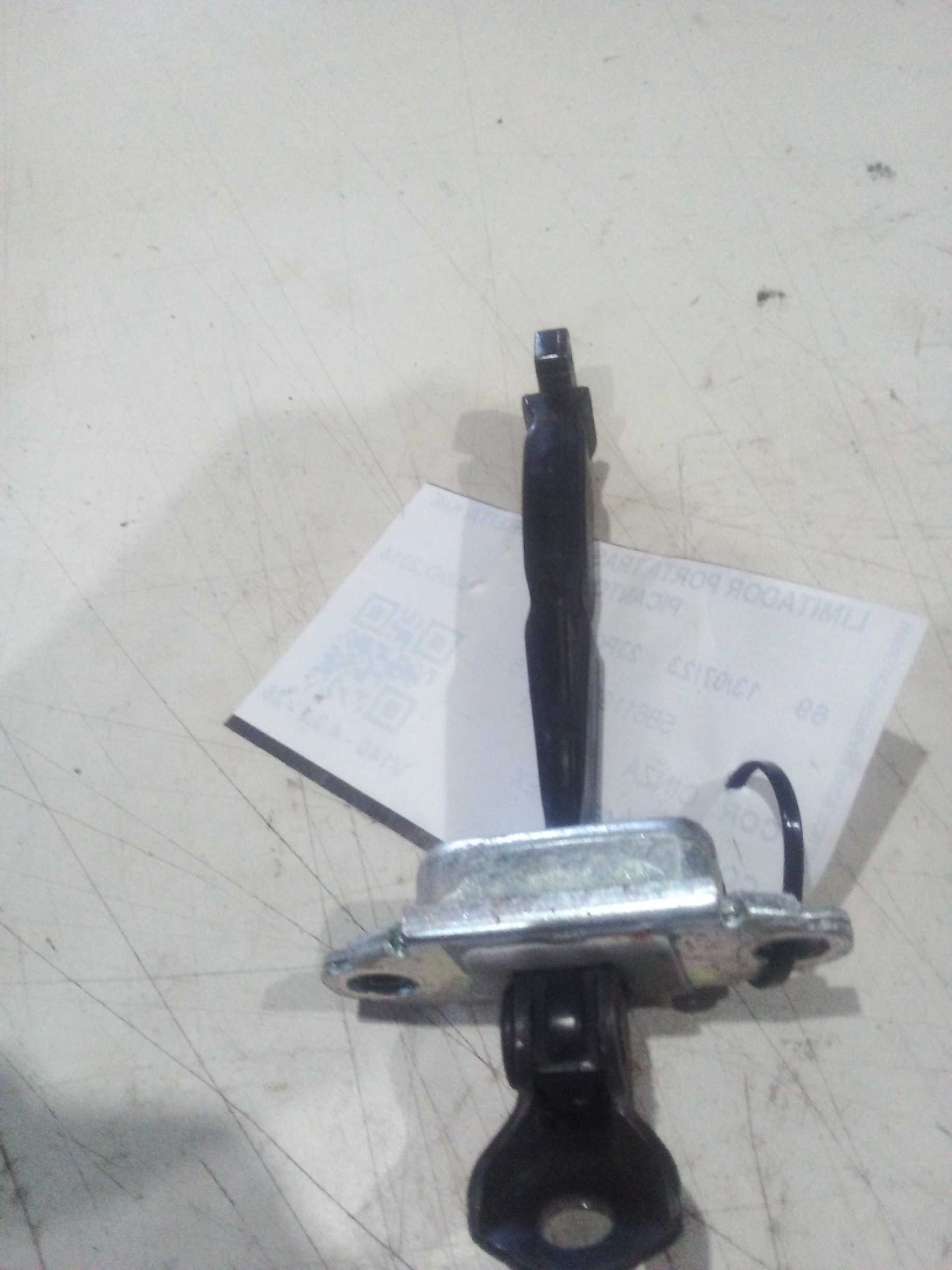 LIMITADOR PORTA TRASEIRA DIREITA KIA PICANTO 2014 1