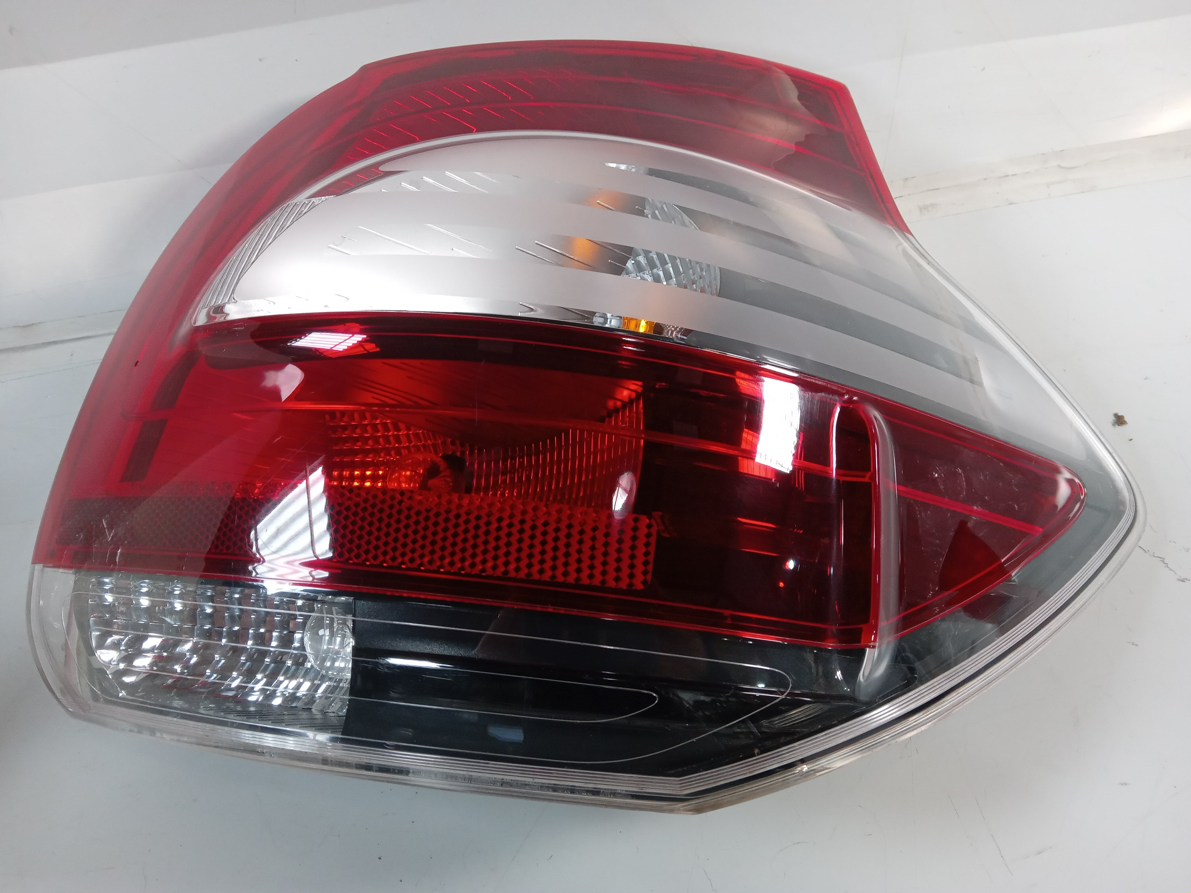 Lanterna Tras Direita Fiat Mobi 2016 2017 Recuperada Orig 2