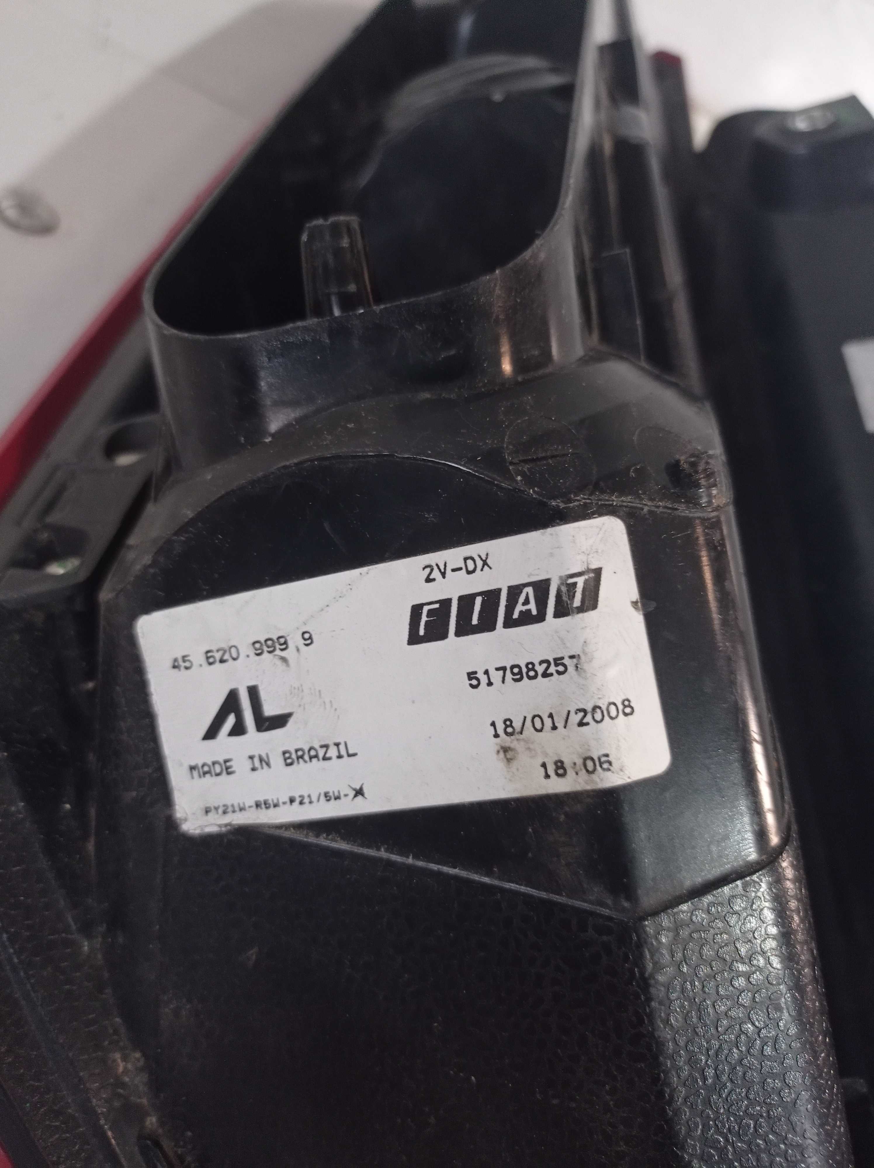 Lanterna traseira Direita fiat Punto 2009 2010 4