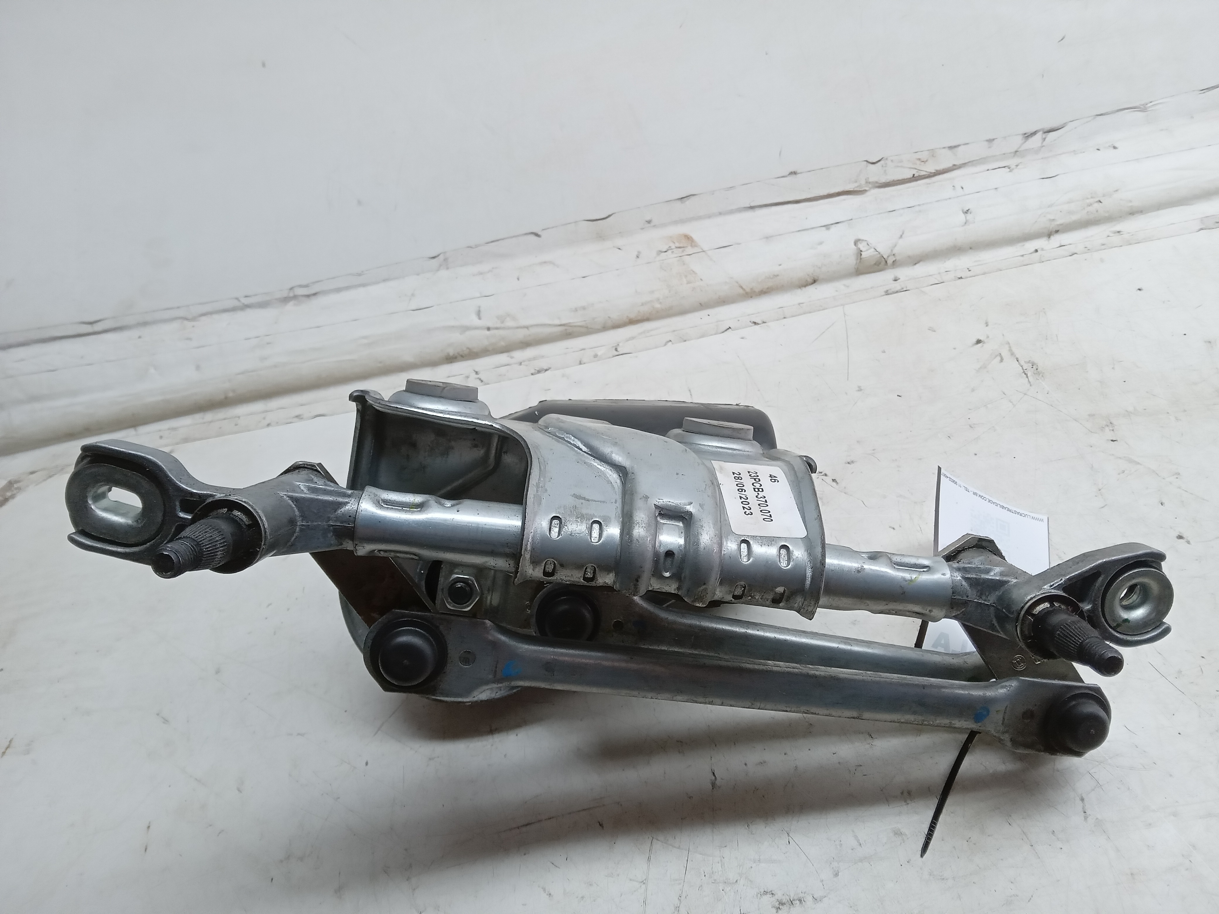 GALHADA LIMPADOR PARABRISA VW FOX 2010 1