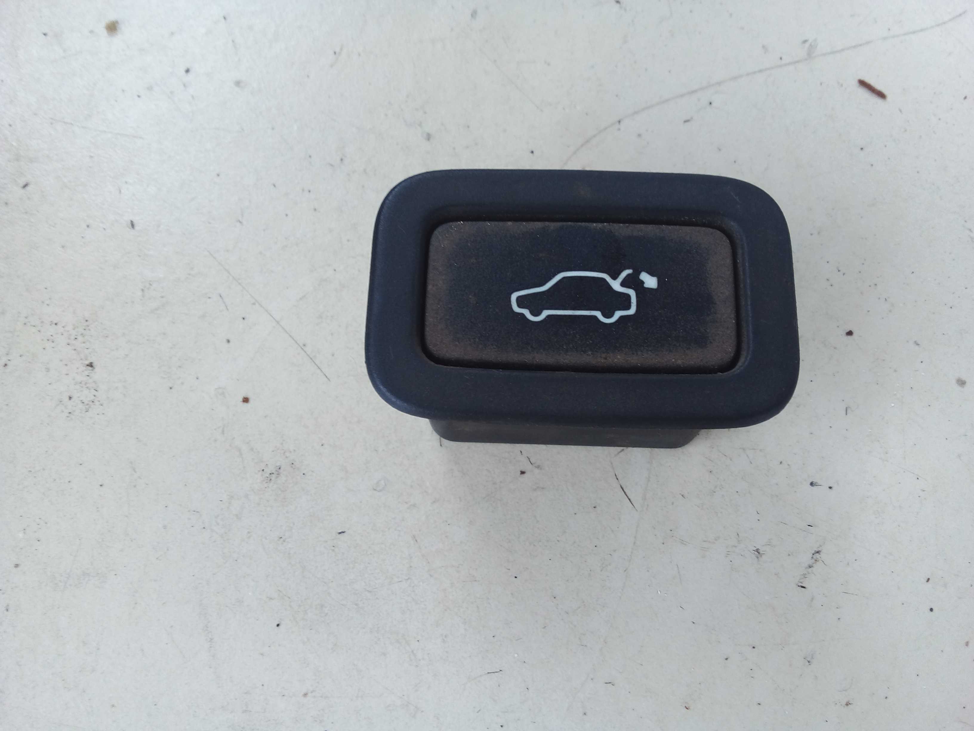 BOTAO ABERTURA PORTA MALAS VOLVO XC60 2014 2