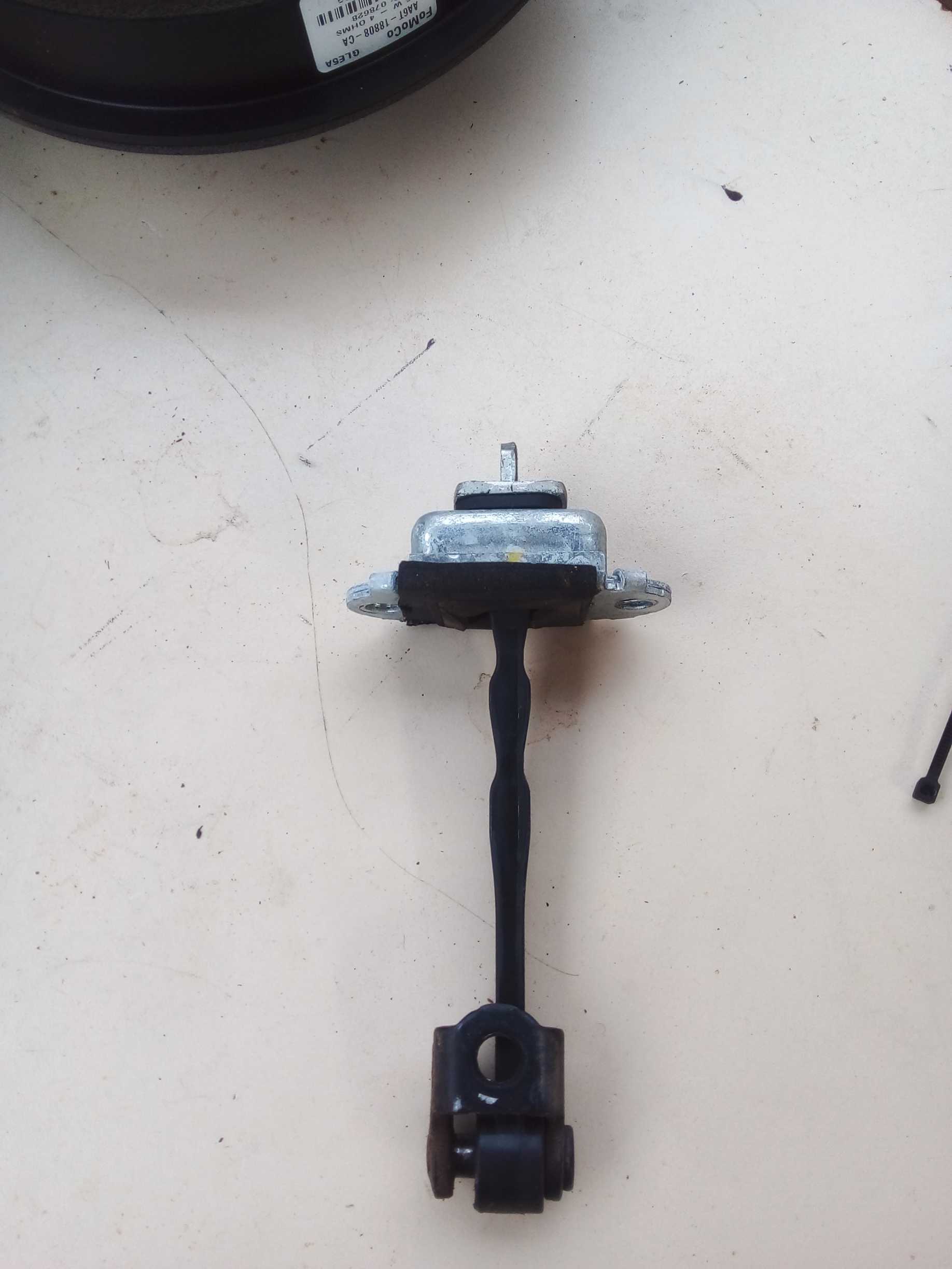 LIMITADOR PORTA DIANT ESQUERDO FORD KA 2018 1