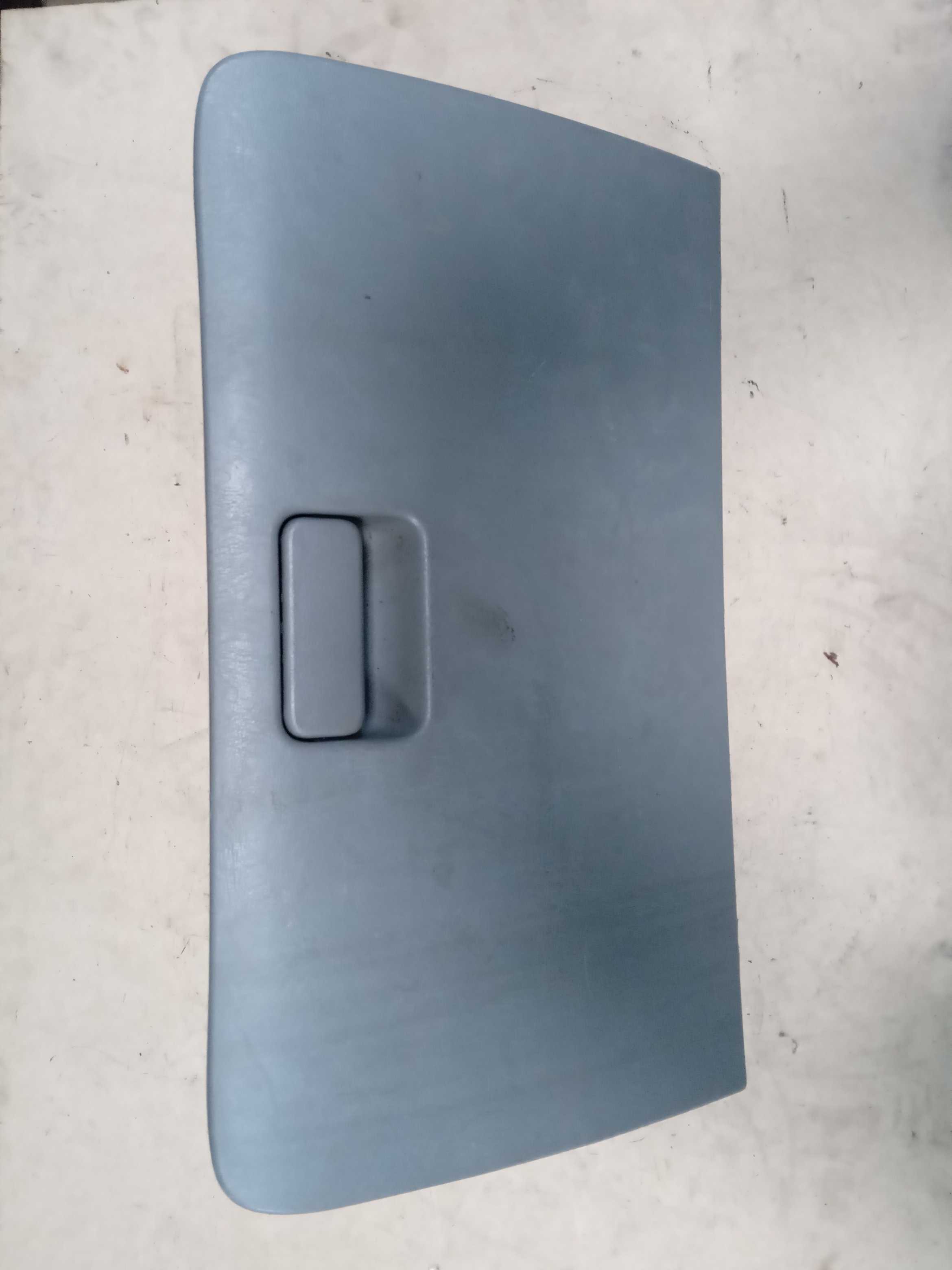 PORTA LUVAS TOYOTA COROLLA 2004 1