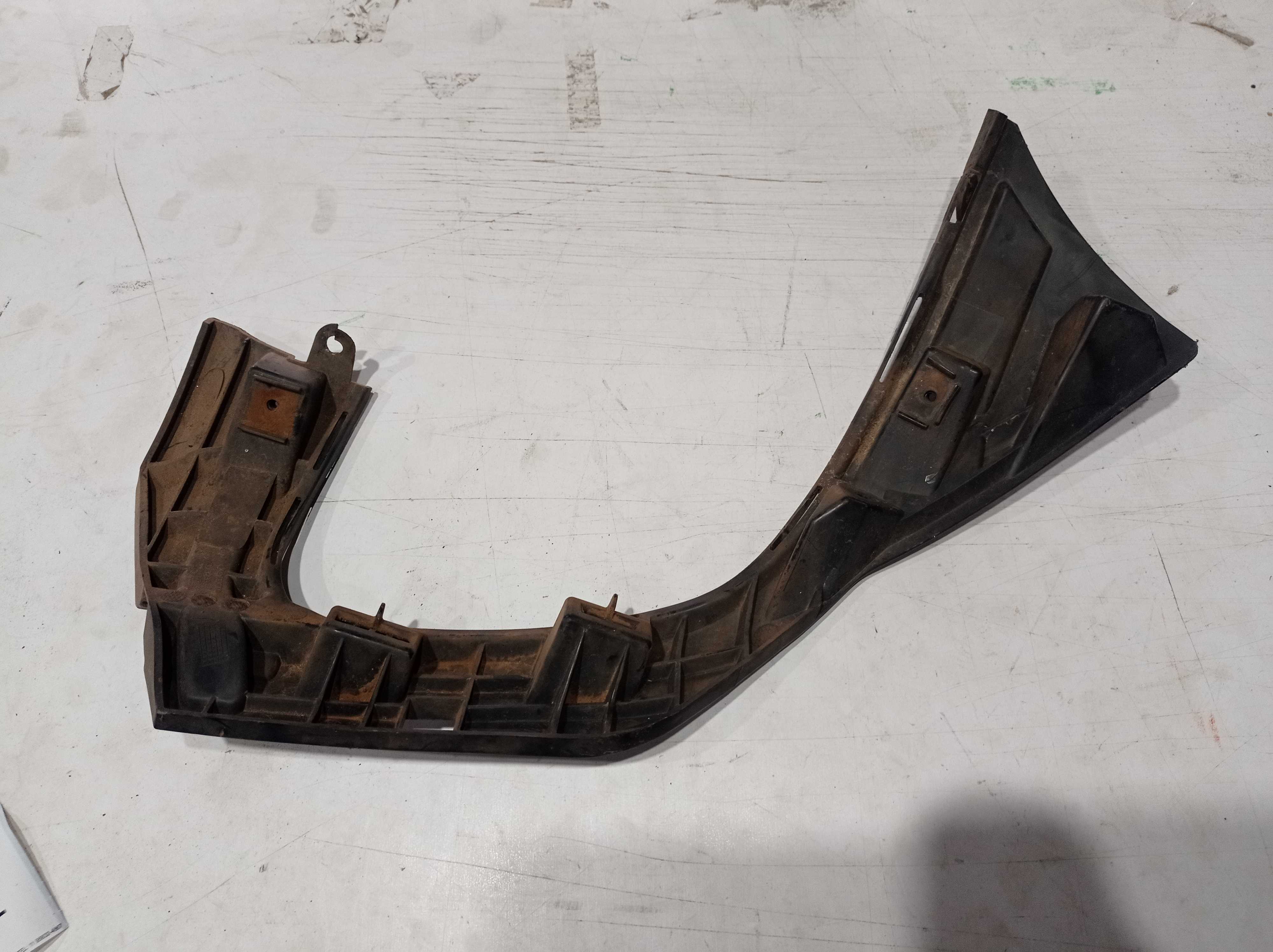 SUPORTE PLACA TRASEIRA DIREITA VOLVO XC60 2015 2
