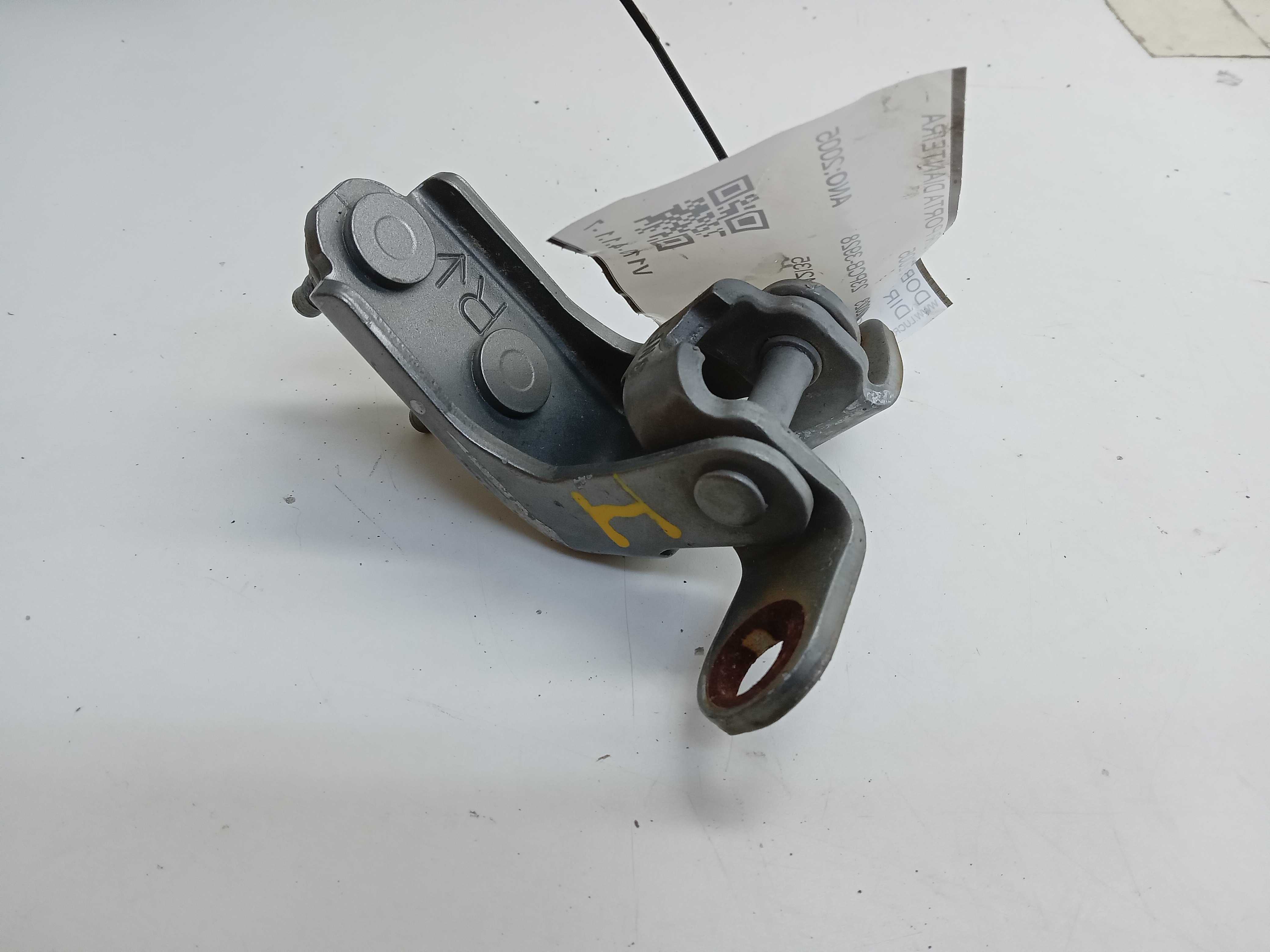 DOBRADIÇA INFERIOR PORTA DIANTEIRA DIREITA Honda Fit 2005 1