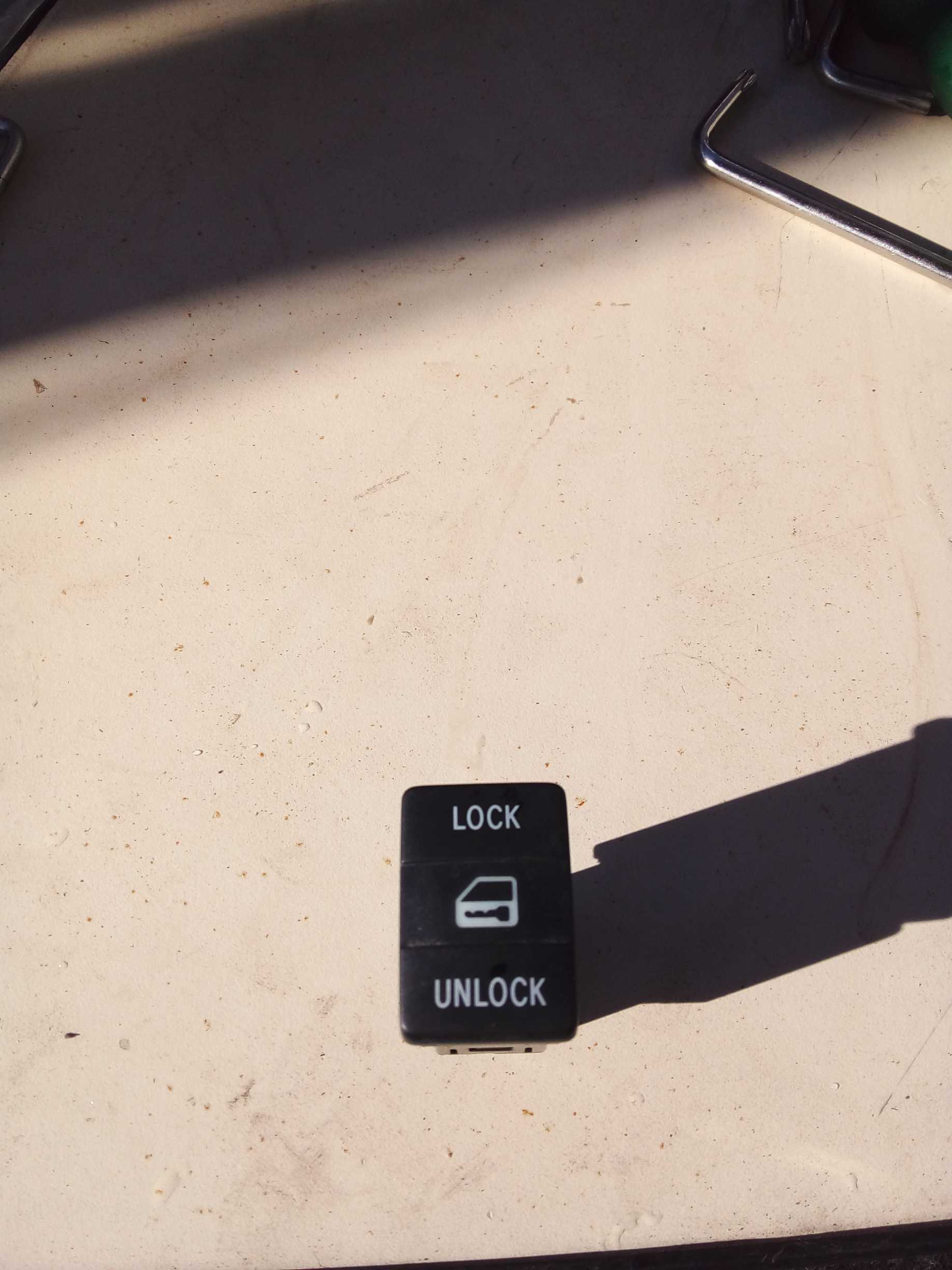 BOTÃO TRAVA ELÉTRICA PORTAS ETIOS 2018 191572 1