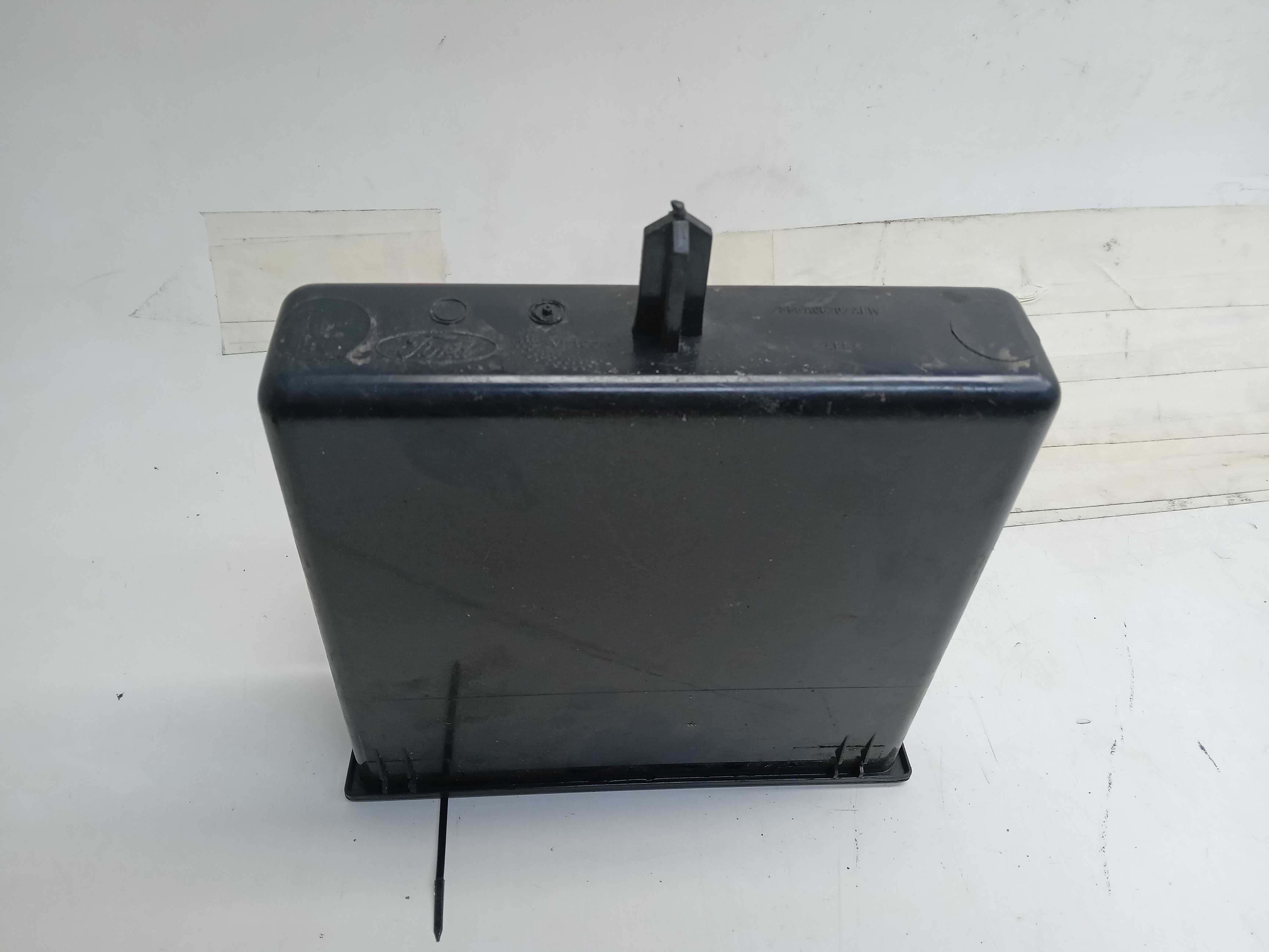 PORTA OBJETOS CENTRAL FORD FIESTA SEDAN 2014 2