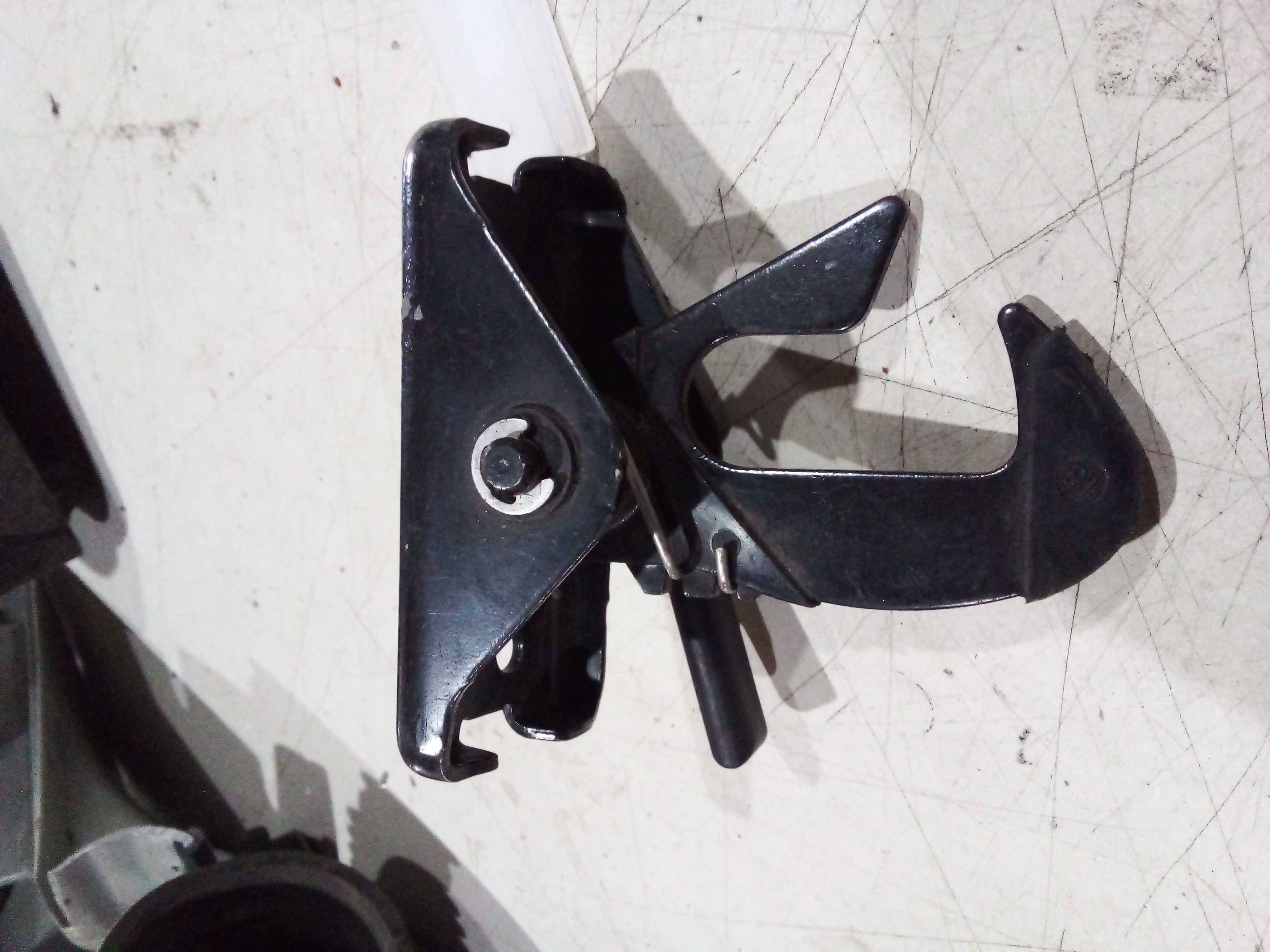 BATENT TRAVA LIBERAR CAPO AUDI A3 2016  8v0828480a 2