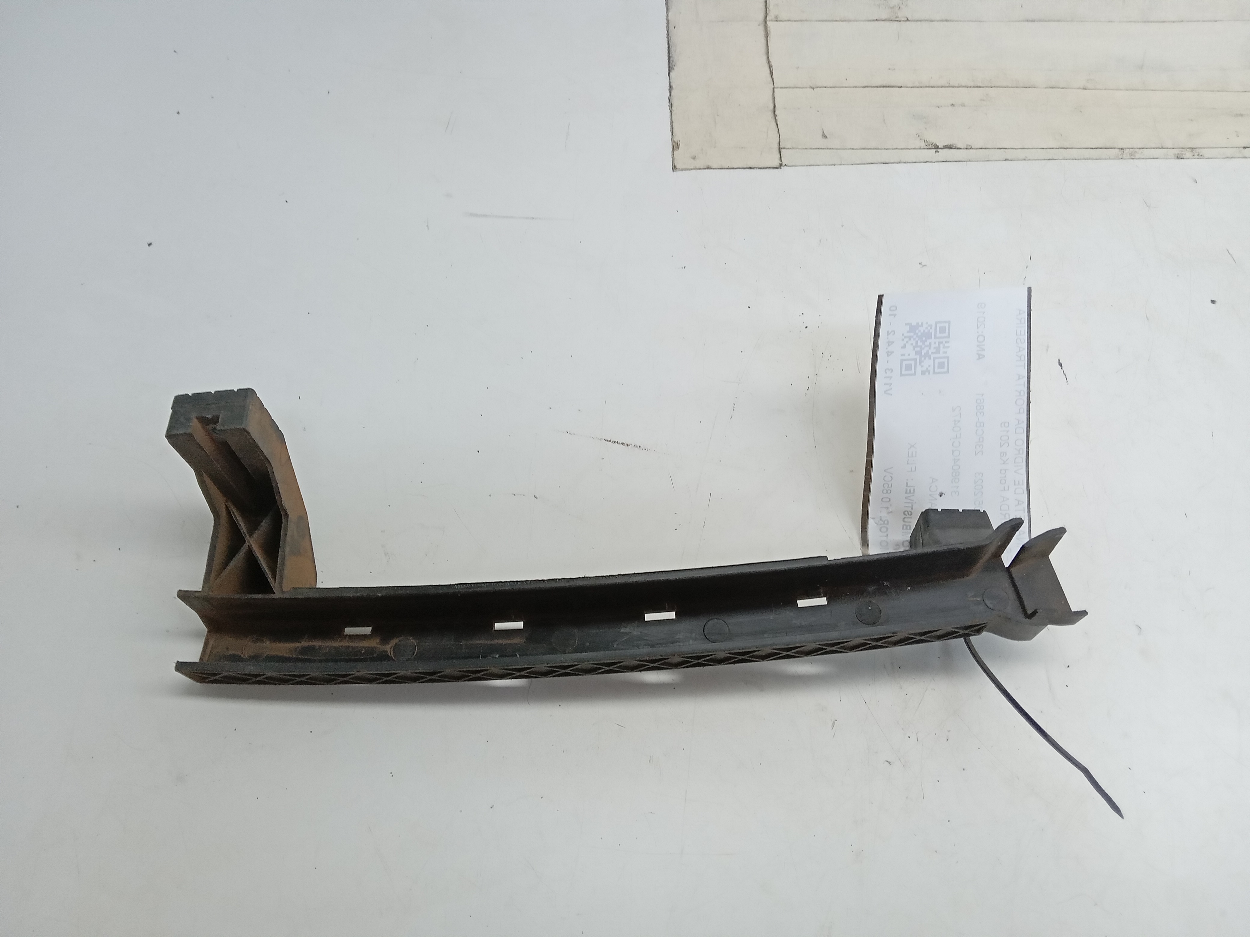 CANALETA VIDRO PORTA TRAS LE Ford Ka 2019 1