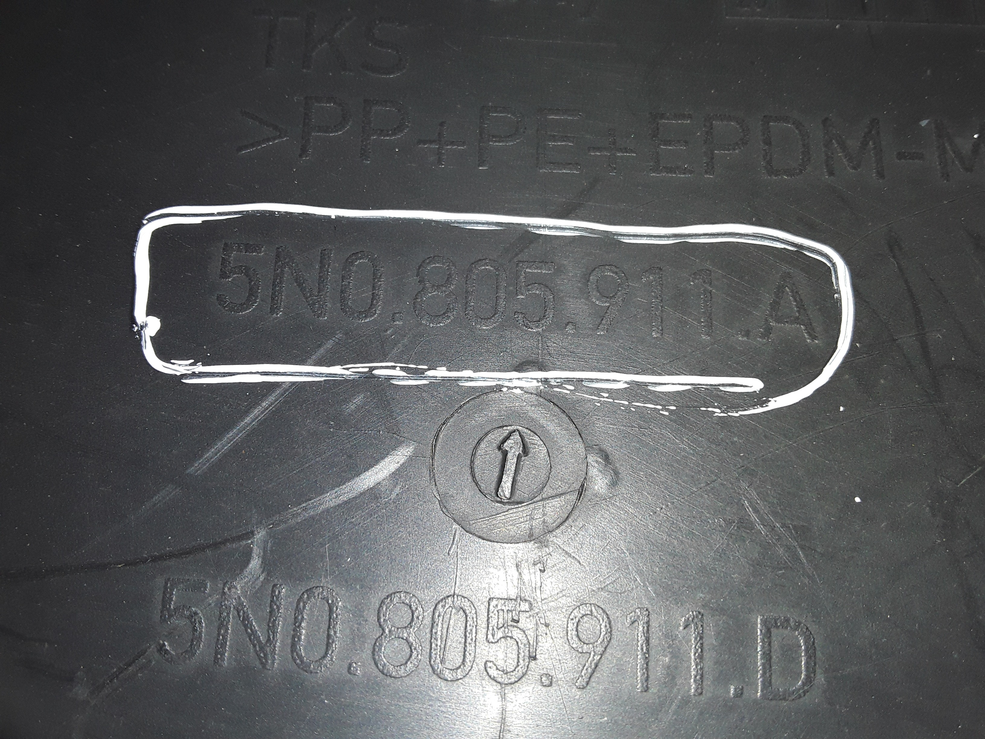 5n0805911a  Parabarro Diant LE VW Tiguan 2013 P RECUPERAR 10