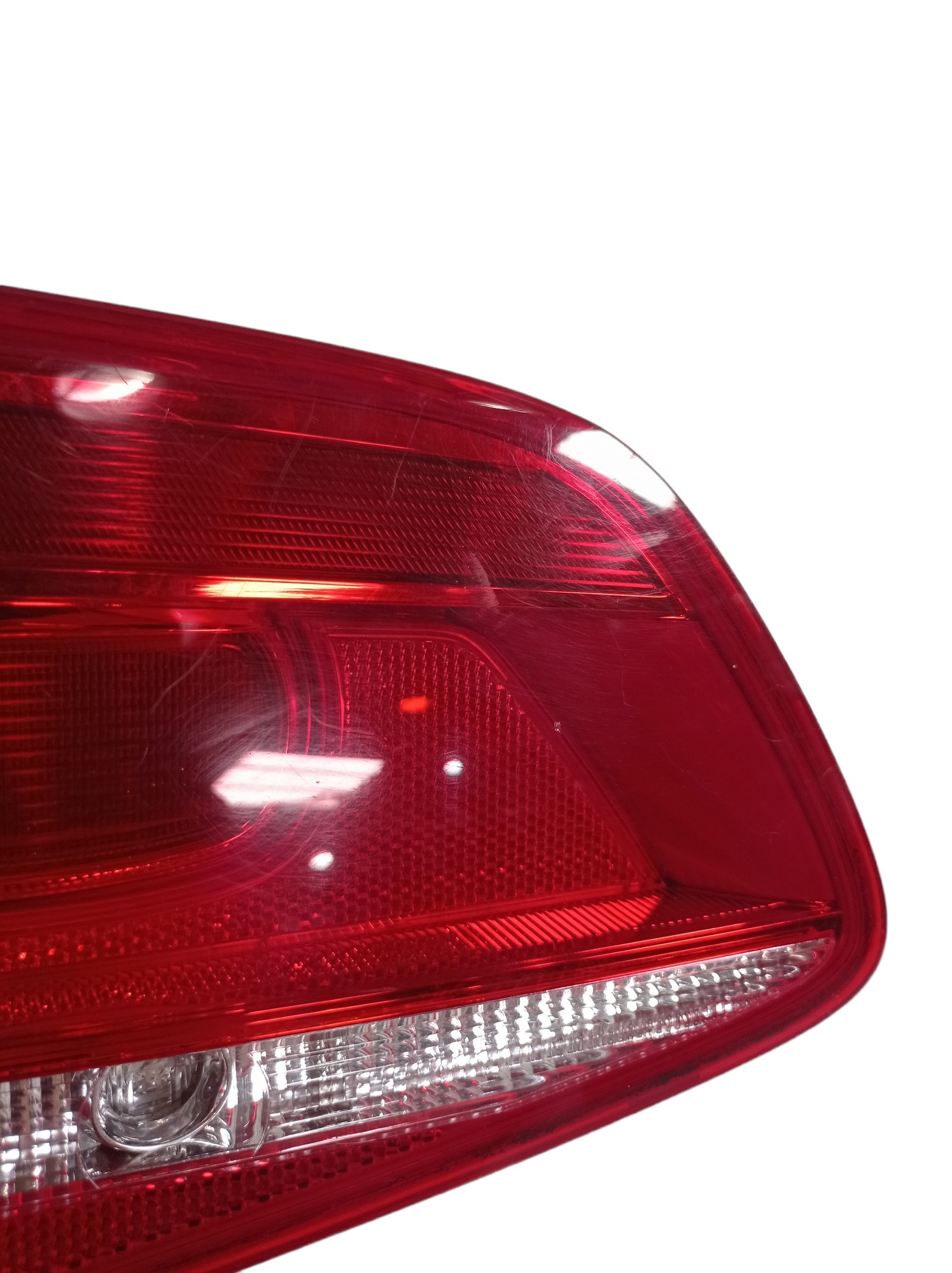 Lanterna Tampa Traseira Esquerda Vw Passat 2011 2012 Tsi 3
